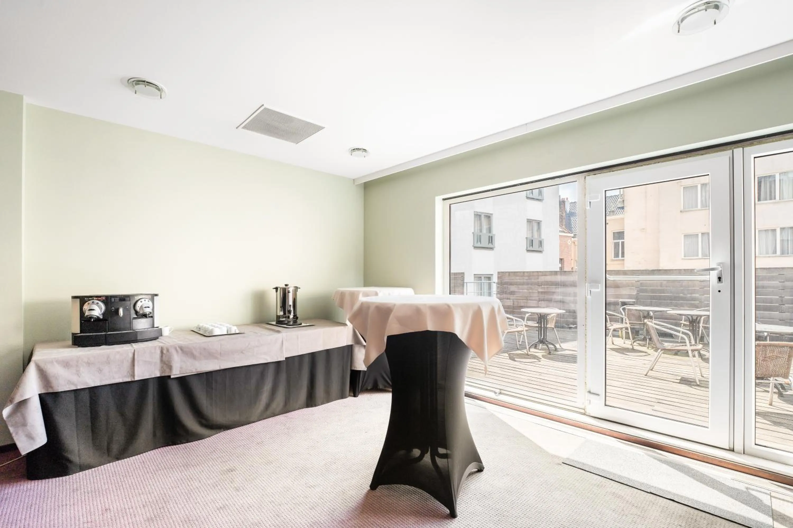 Patio, Bed in Marivaux Hotel