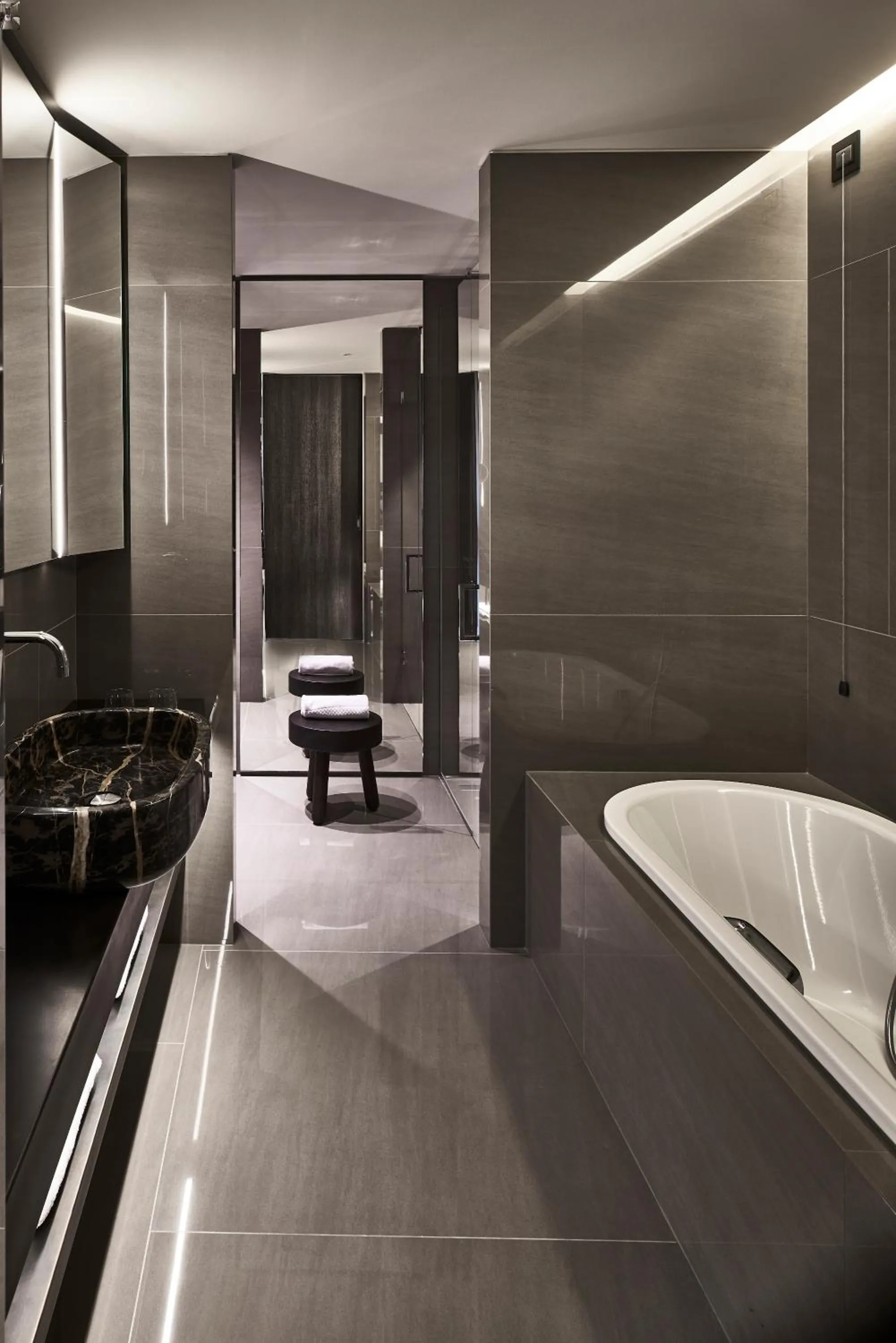Shower in Hotel VIU Milan, a Member of Design Hotels