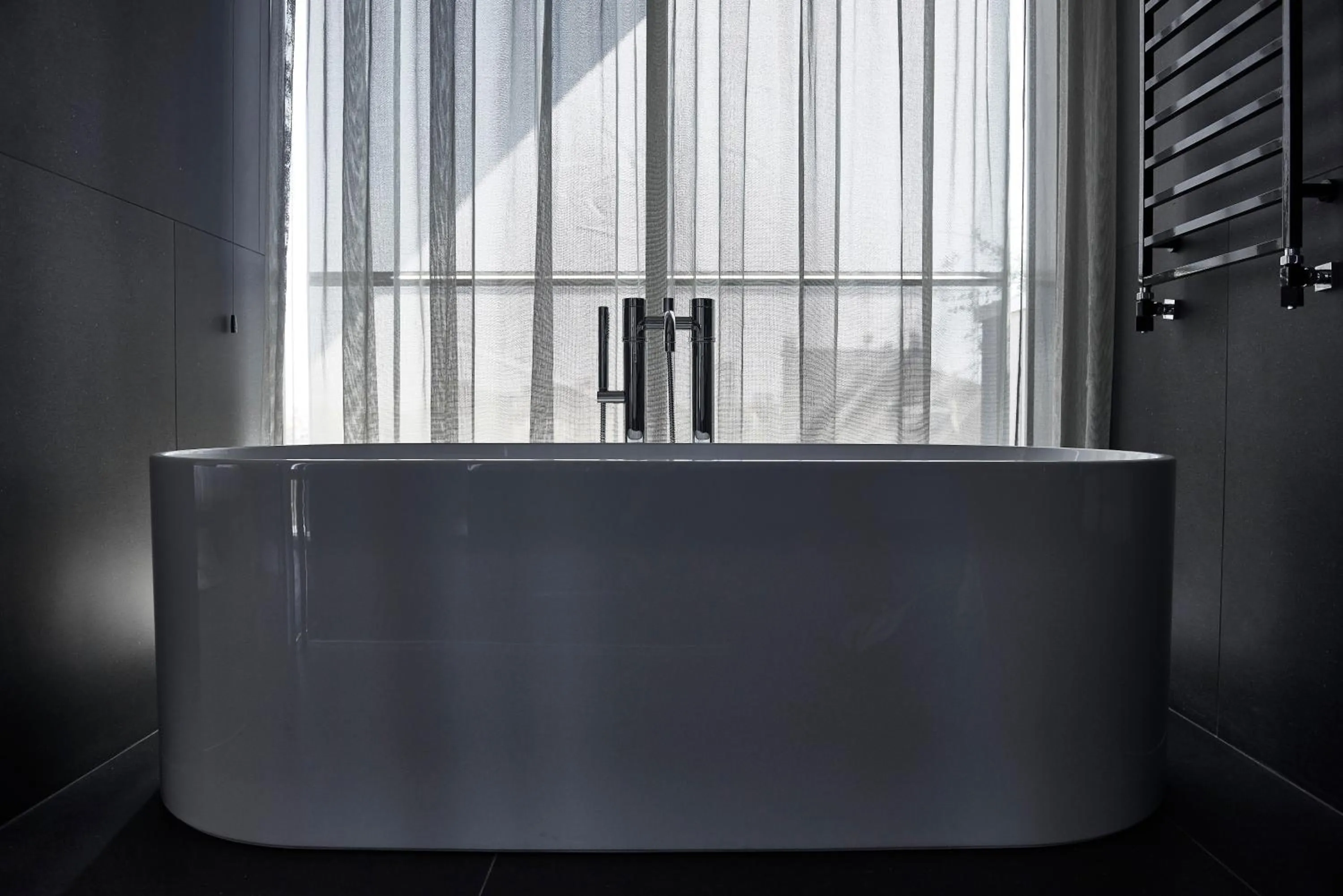 Shower in Hotel VIU Milan, a Member of Design Hotels