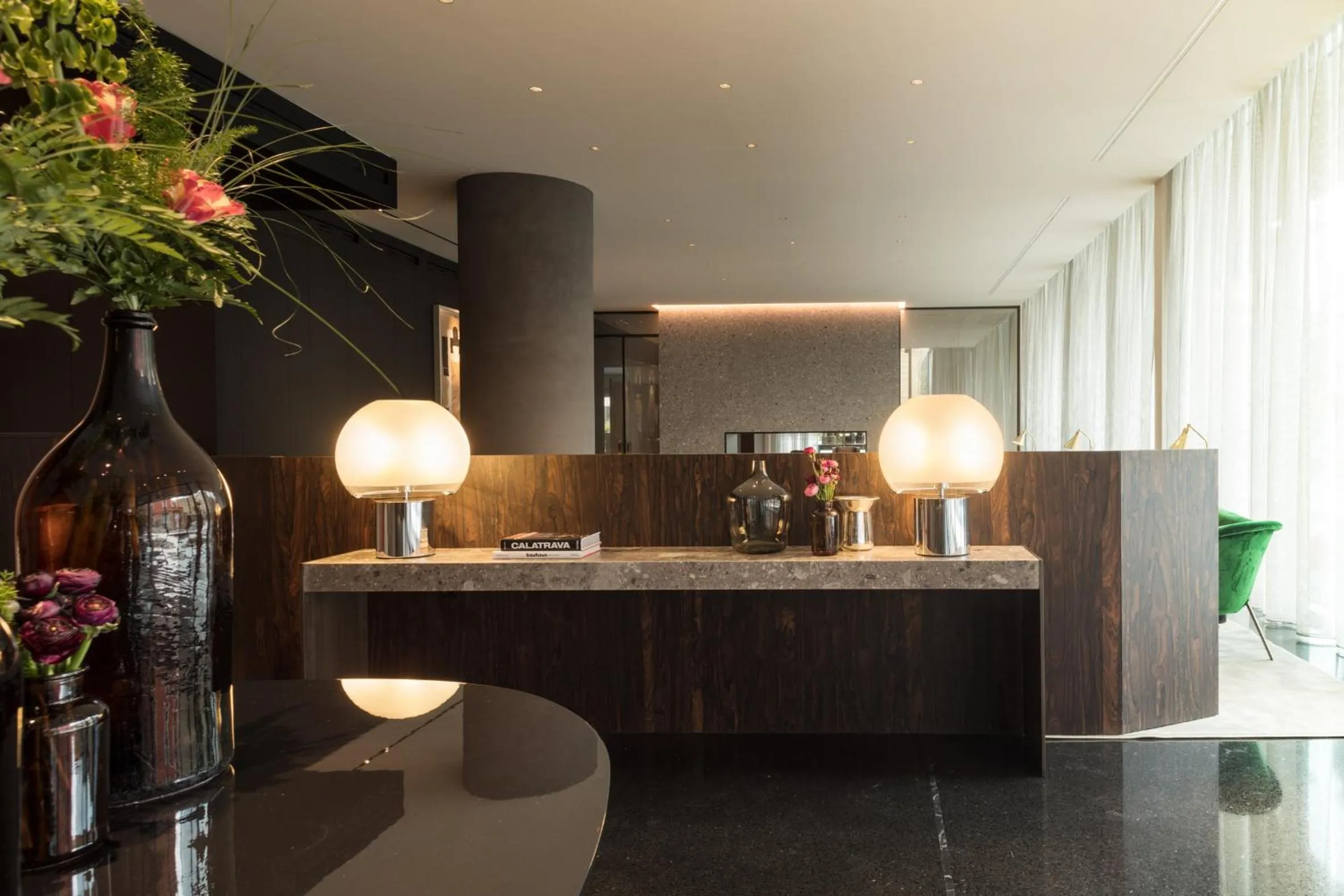 Lobby or reception in Hotel VIU Milan, a Member of Design Hotels
