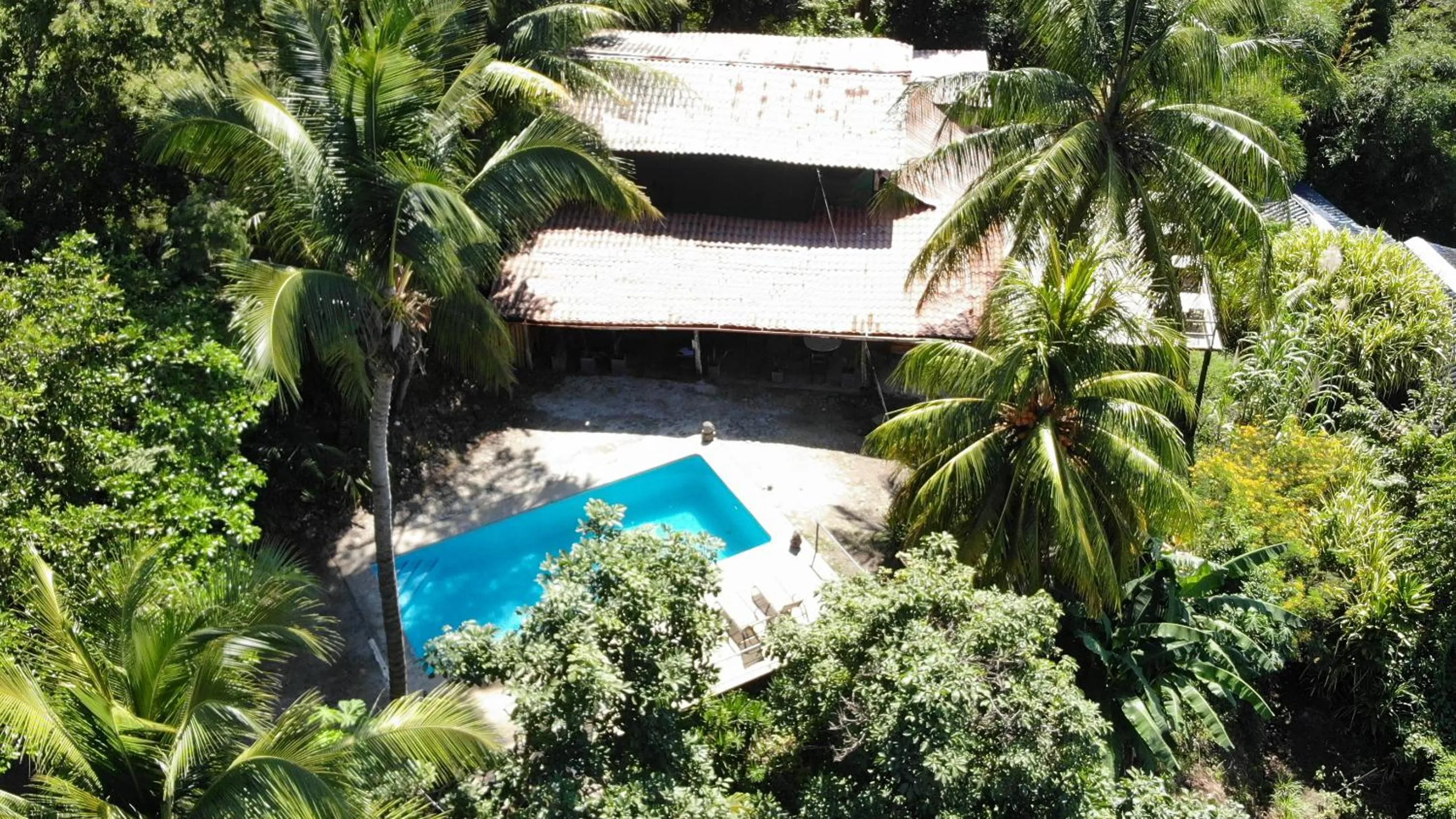 Swimming pool in Hotel Buenos Aires