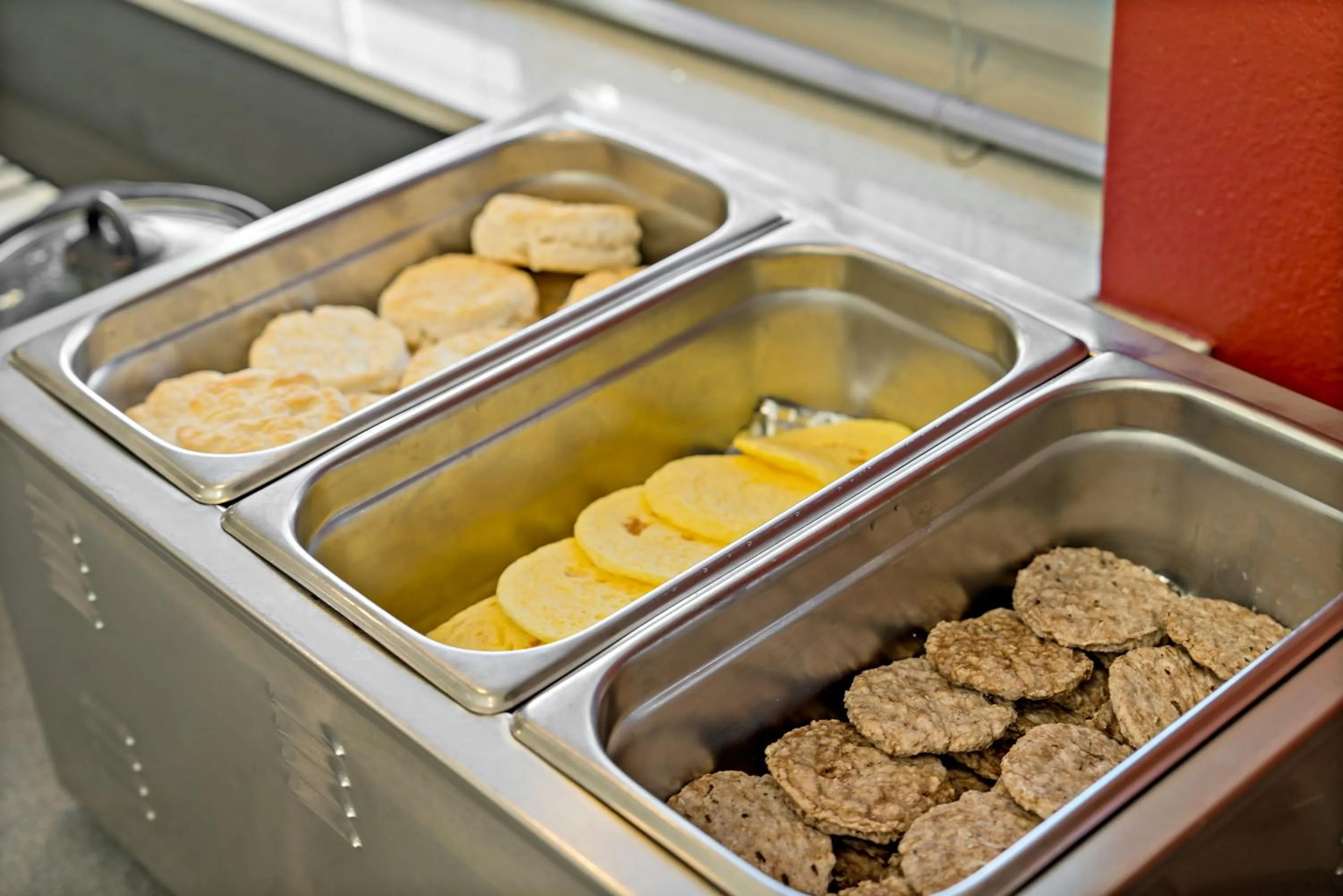 Buffet breakfast in Paris Inn & Suites