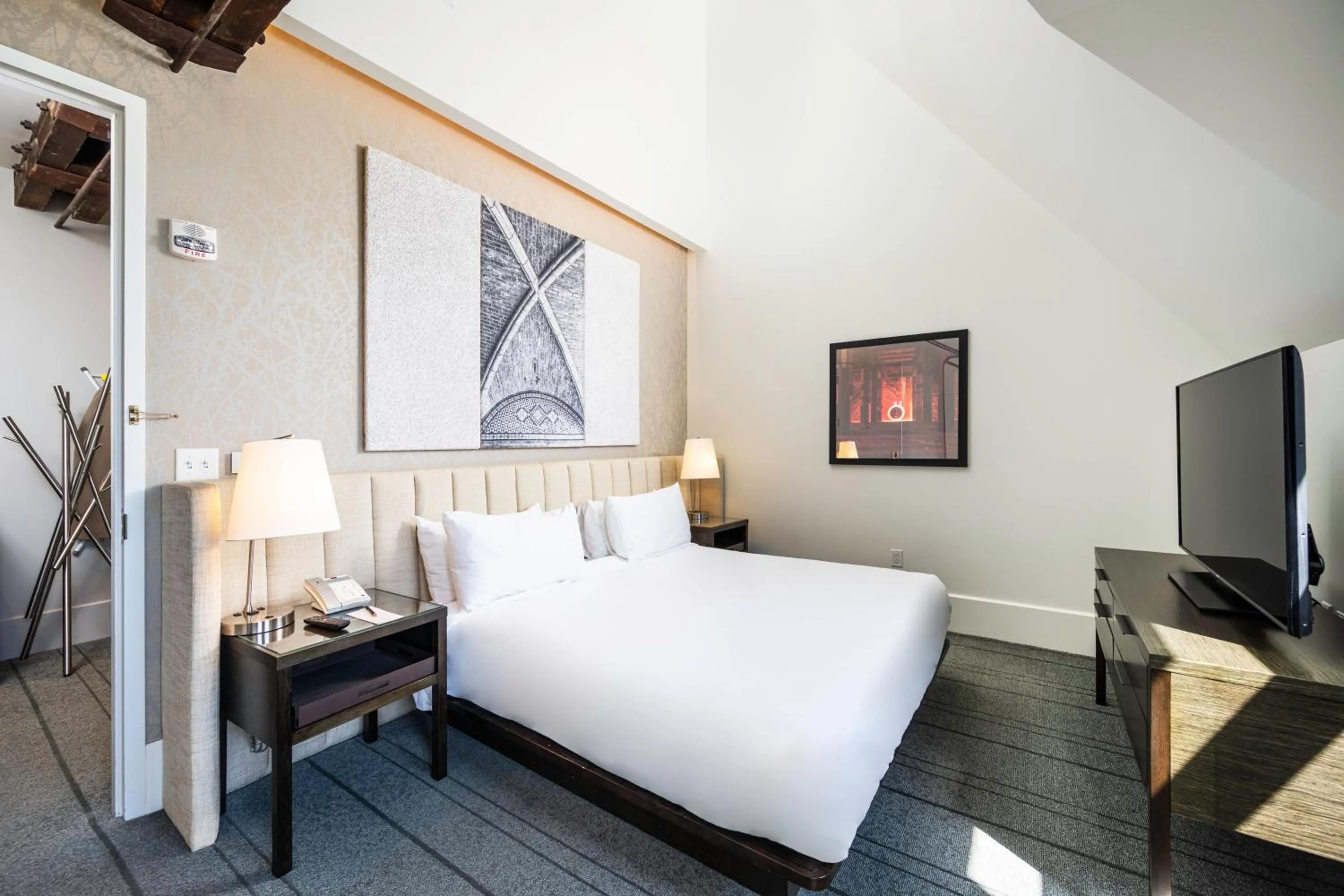 Bedroom, Bed in The Richardson Hotel