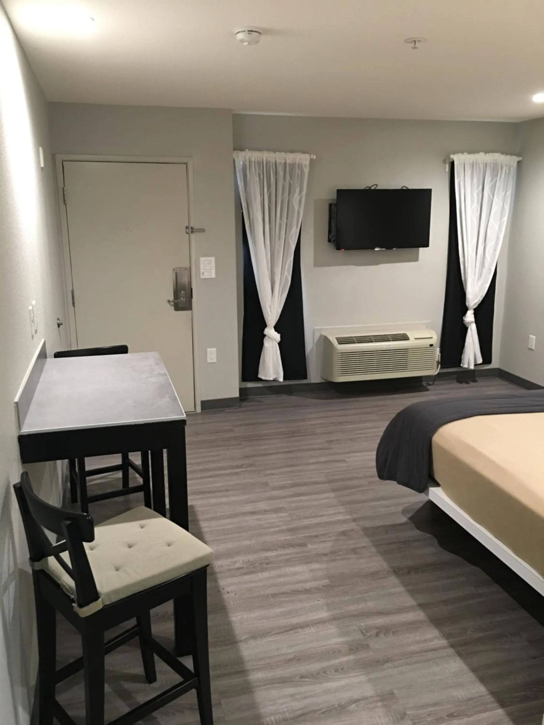 Bedroom in Crystal Inn