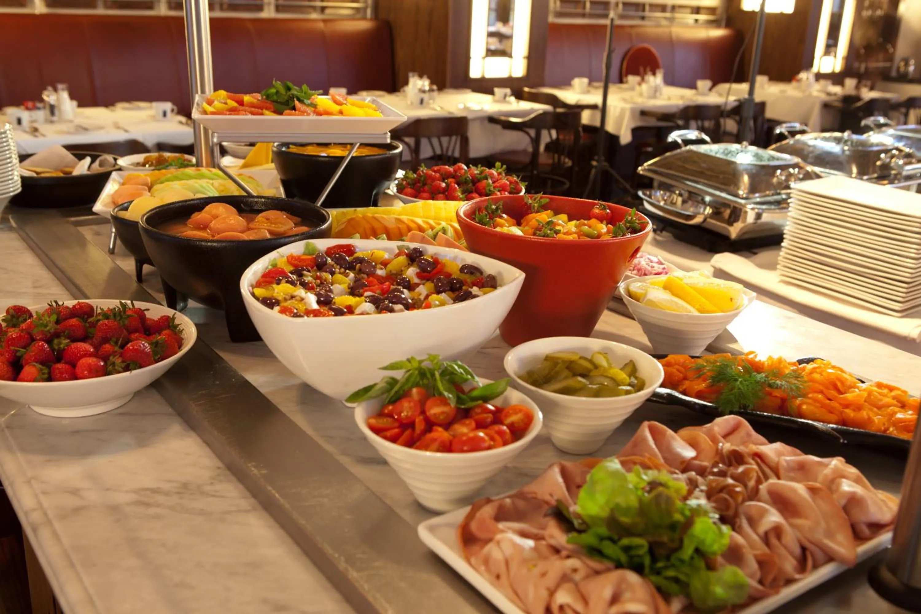 Restaurant/places to eat in DAVINCI Suites