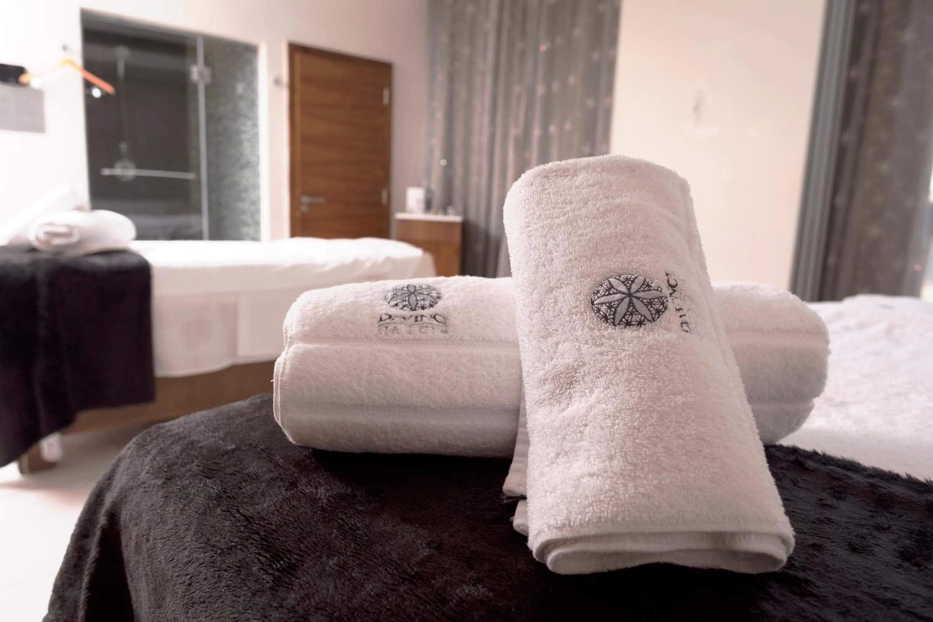 Massage, Bed in DAVINCI Suites