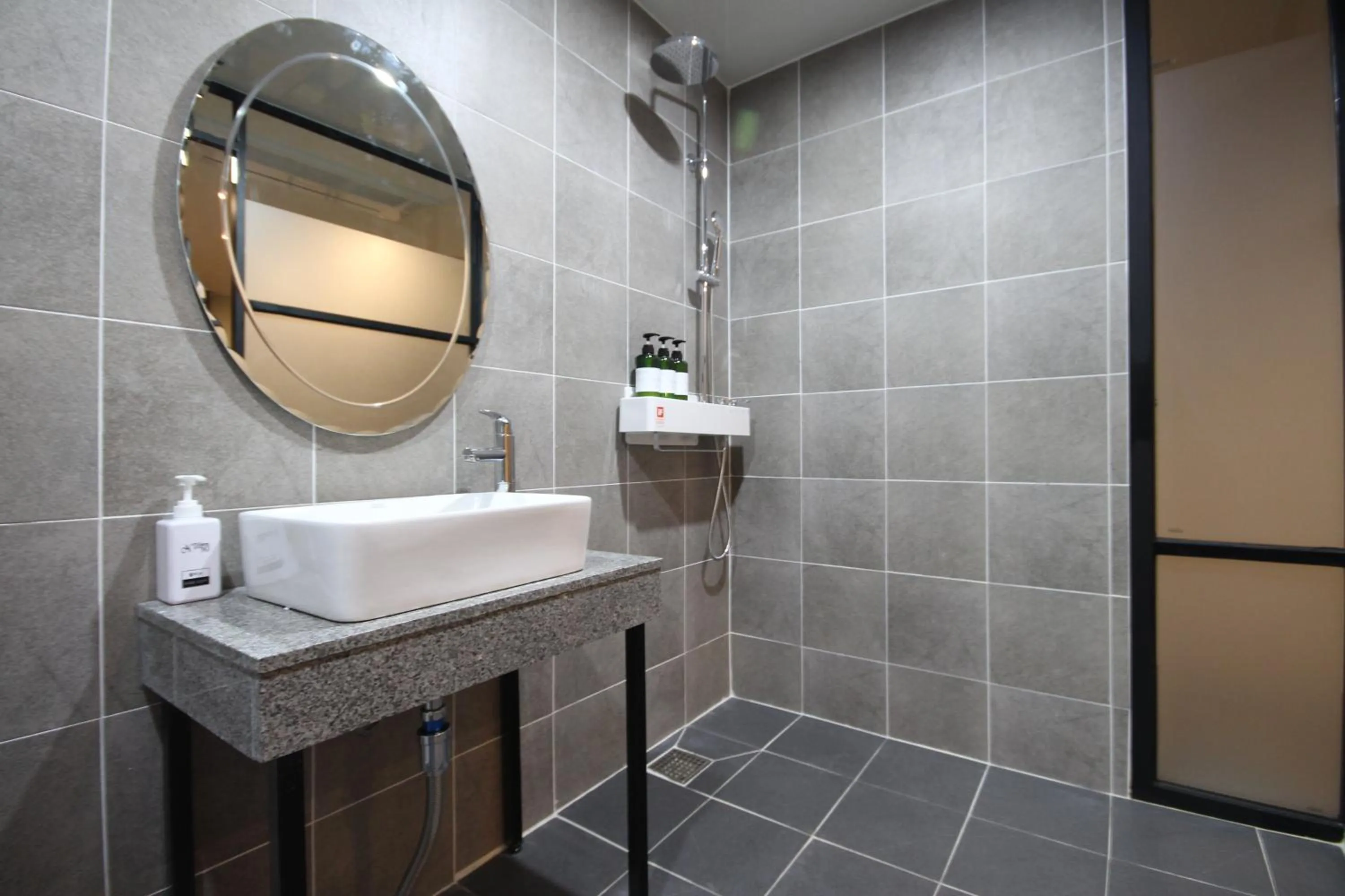 Bathroom in Busan Station Dino Hotel