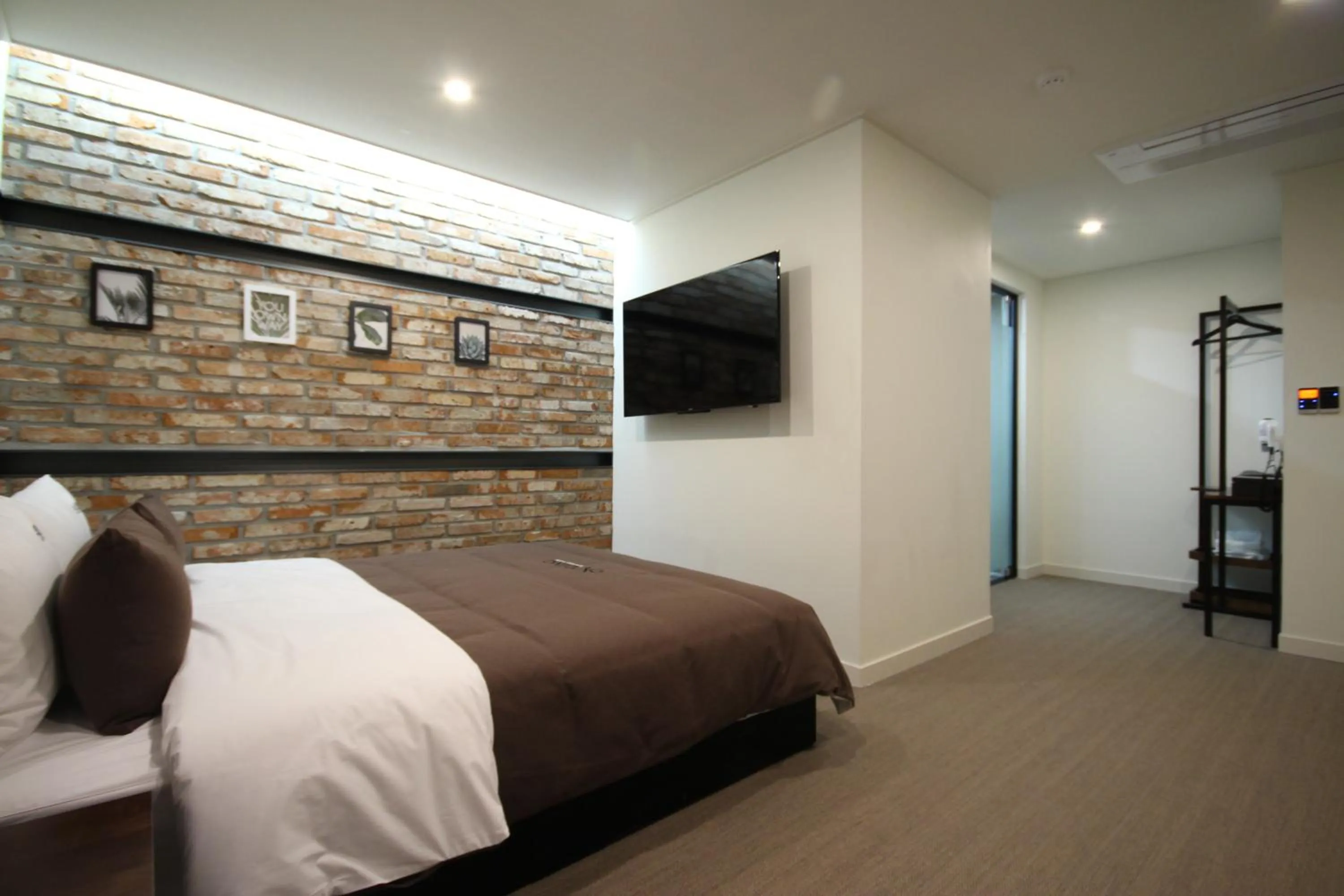 Bedroom, Bed in Busan Station Dino Hotel