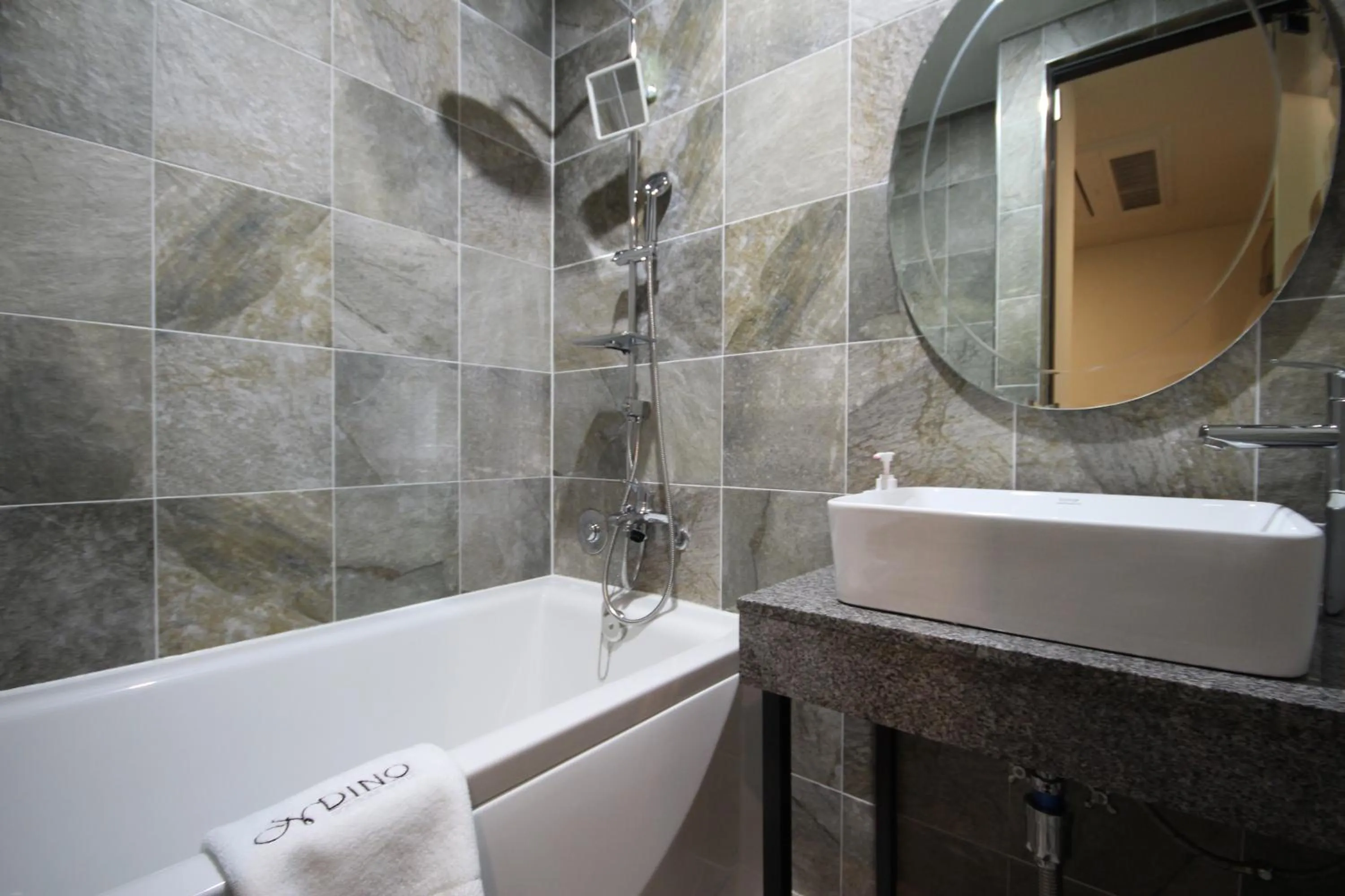 Bathroom in Busan Station Dino Hotel