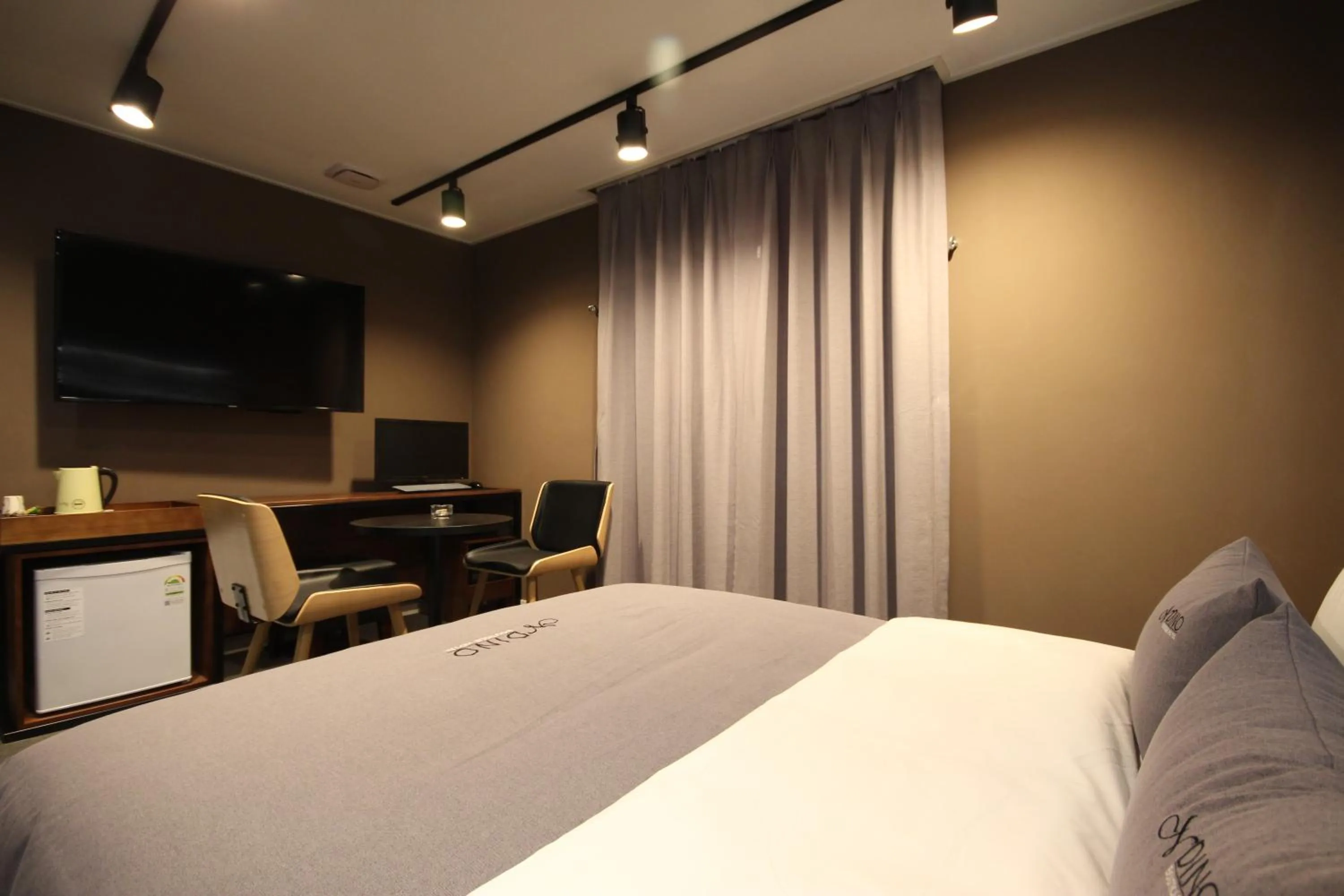 Bedroom, Bed in Busan Station Dino Hotel