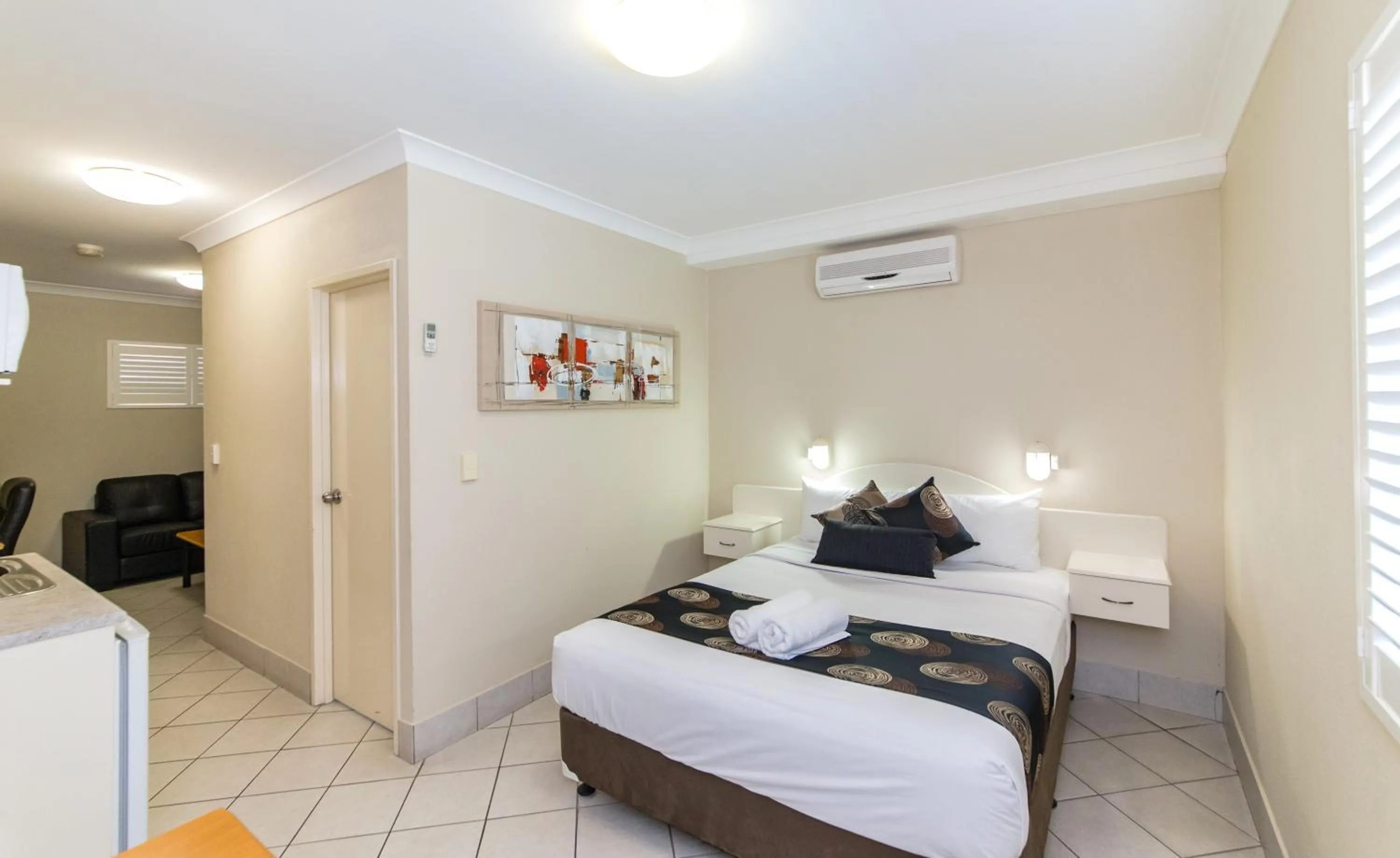 Bed in Villa Capri Motel