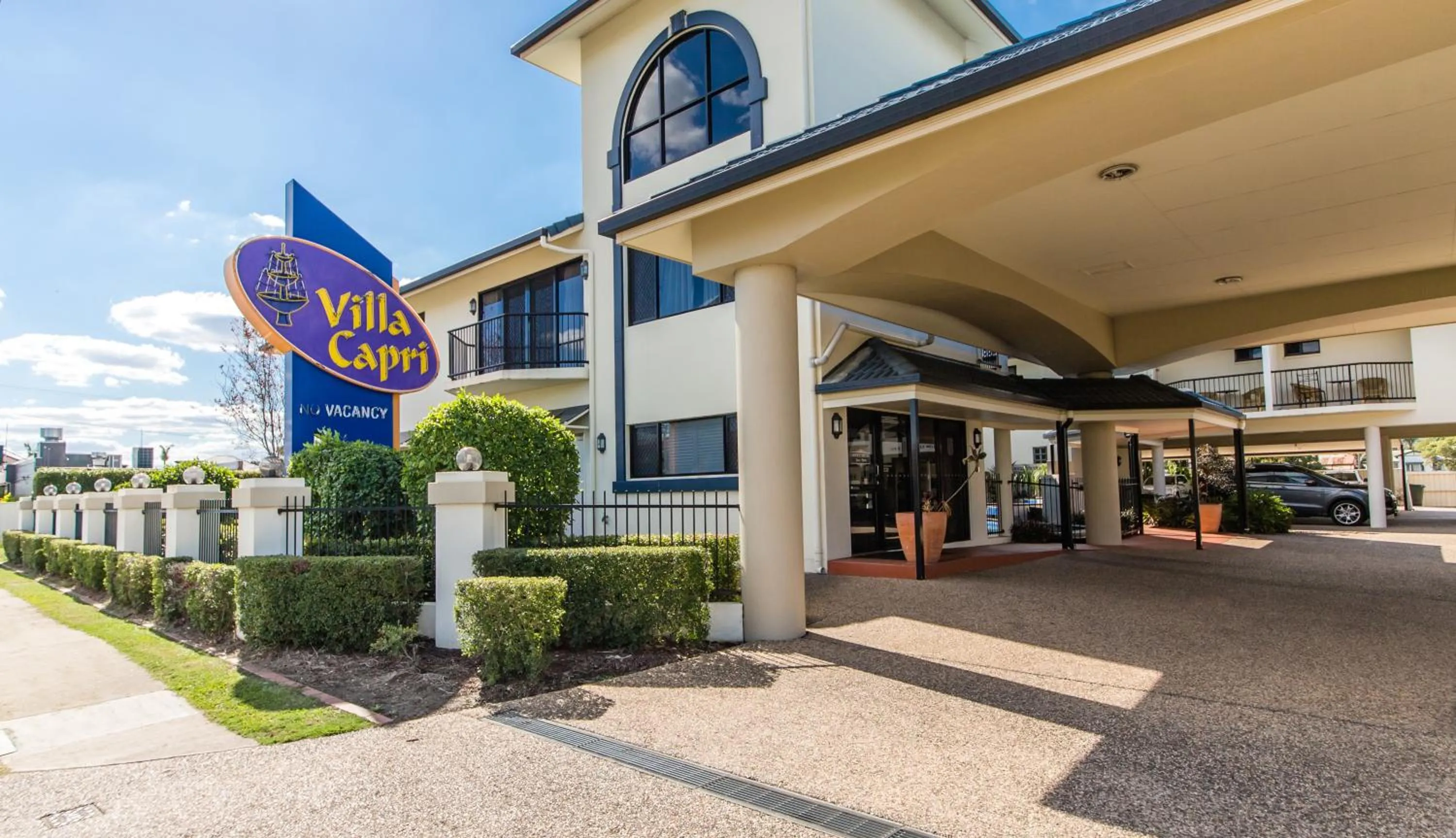 Facade/entrance in Villa Capri Motel