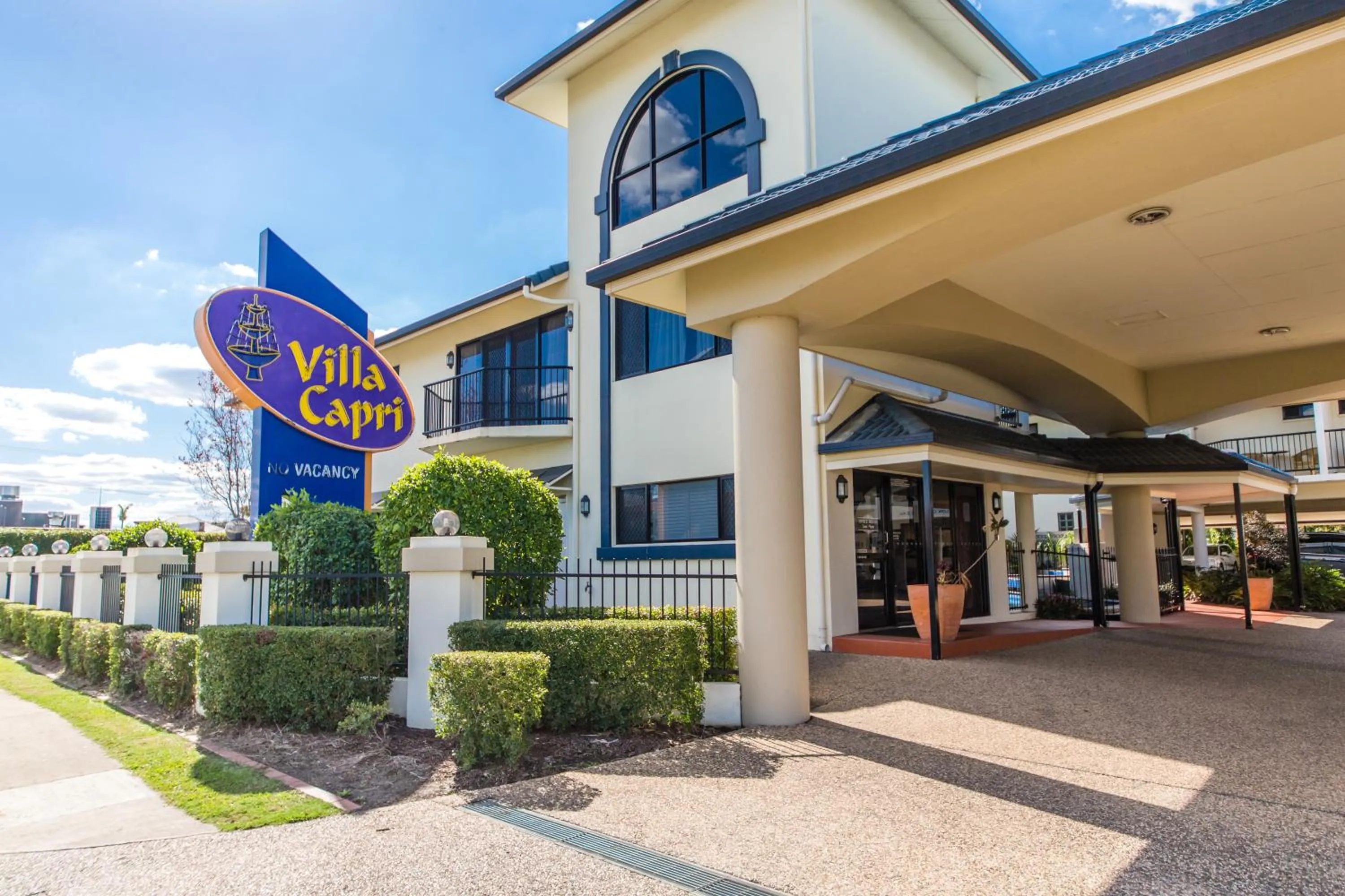 Facade/entrance in Villa Capri Motel