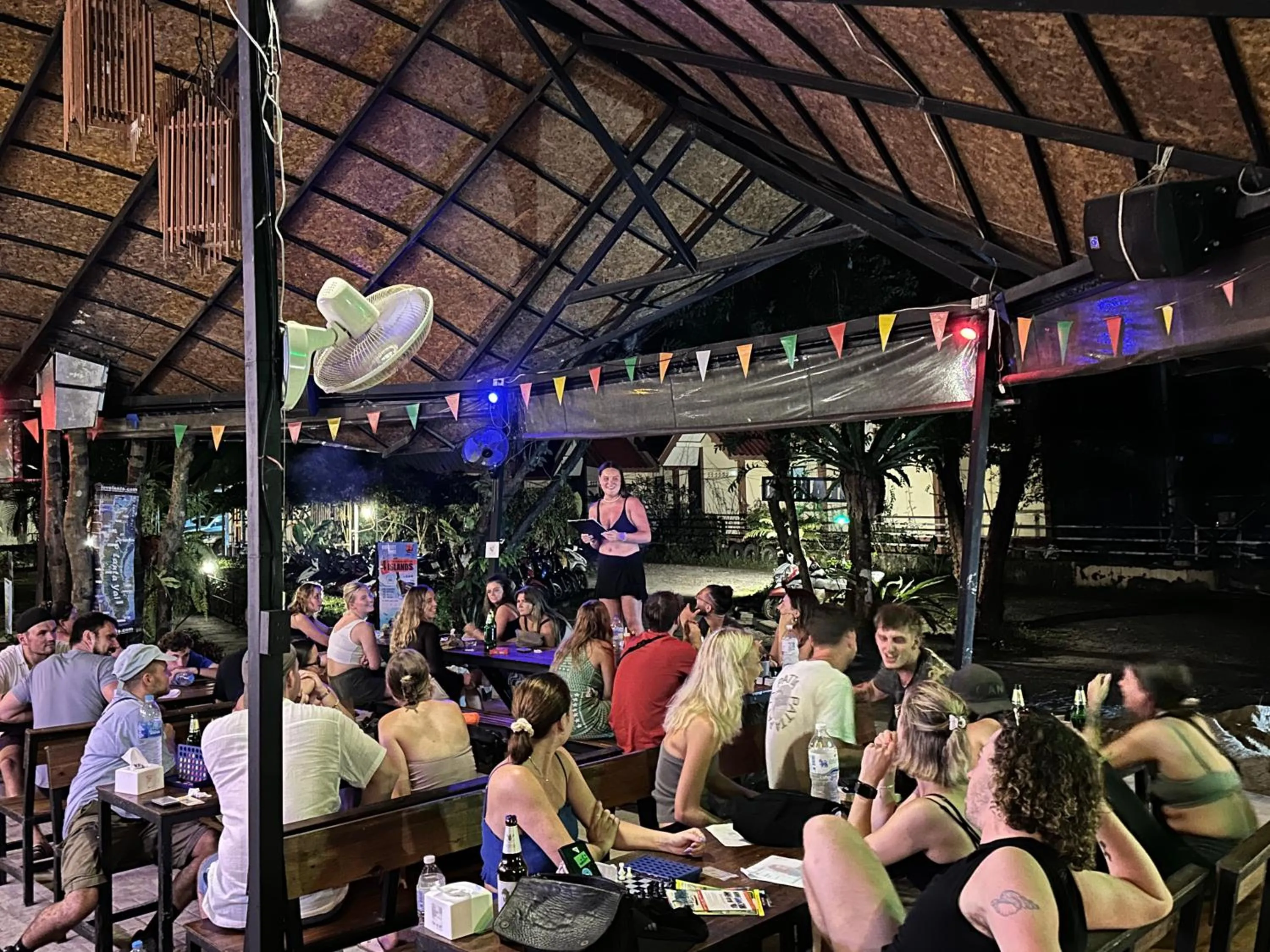 Restaurant/places to eat in Blanco Hostel Lanta 18 to 35