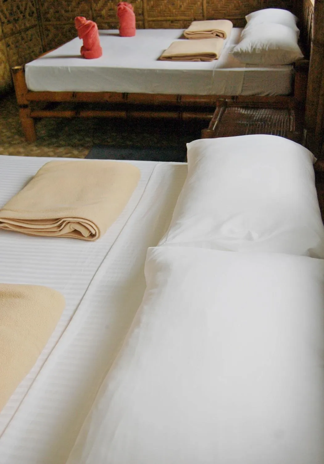 Swimming pool, Bed in Island Tiki Paradise Resort