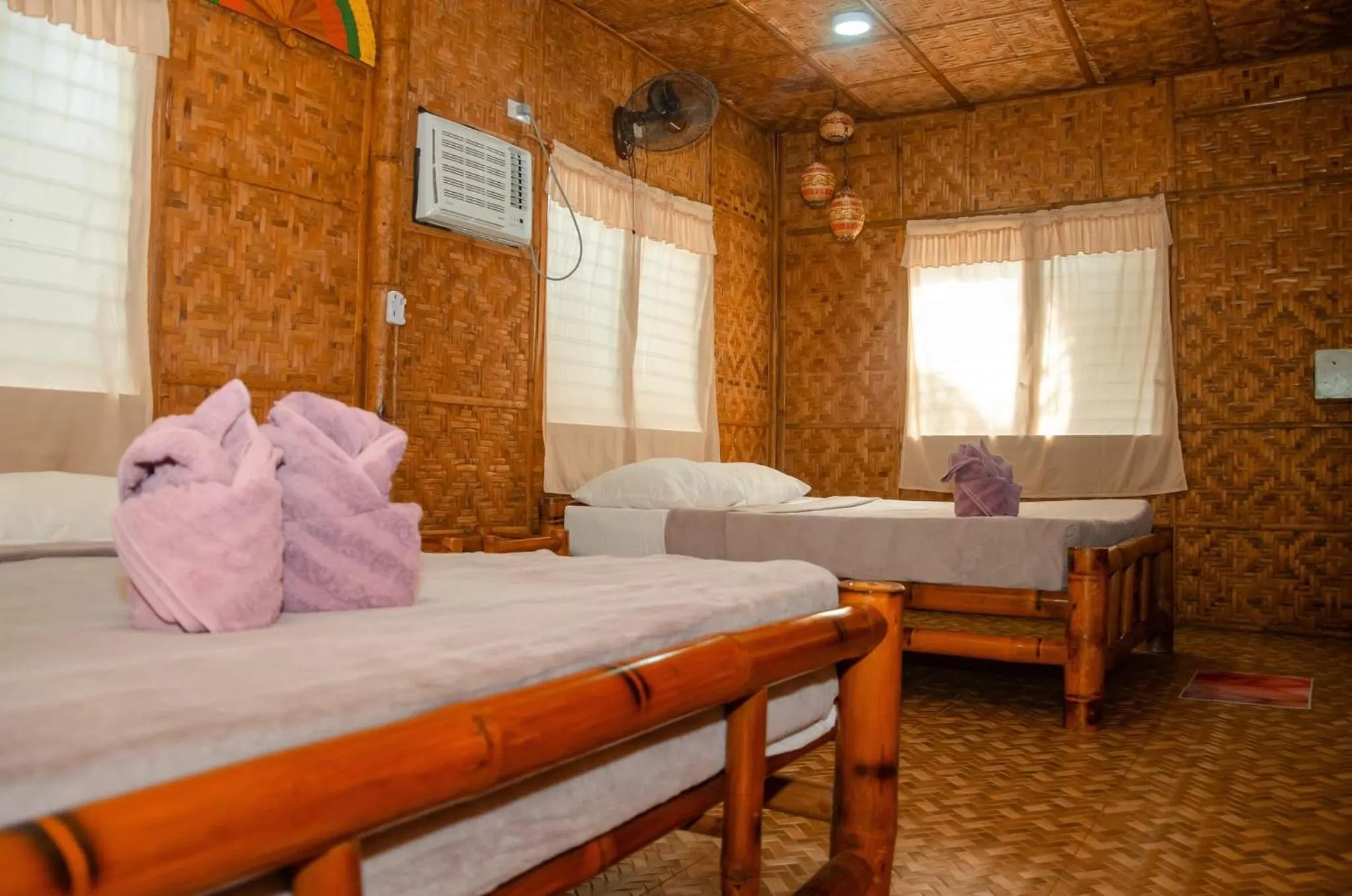 Pool view, Bed in Island Tiki Paradise Resort