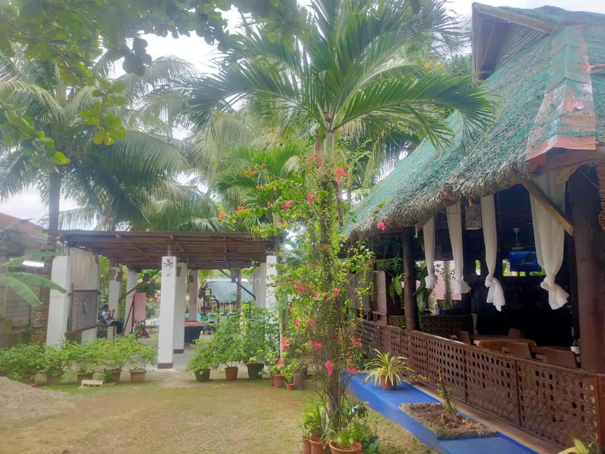 Property building in Island Tiki Paradise Resort