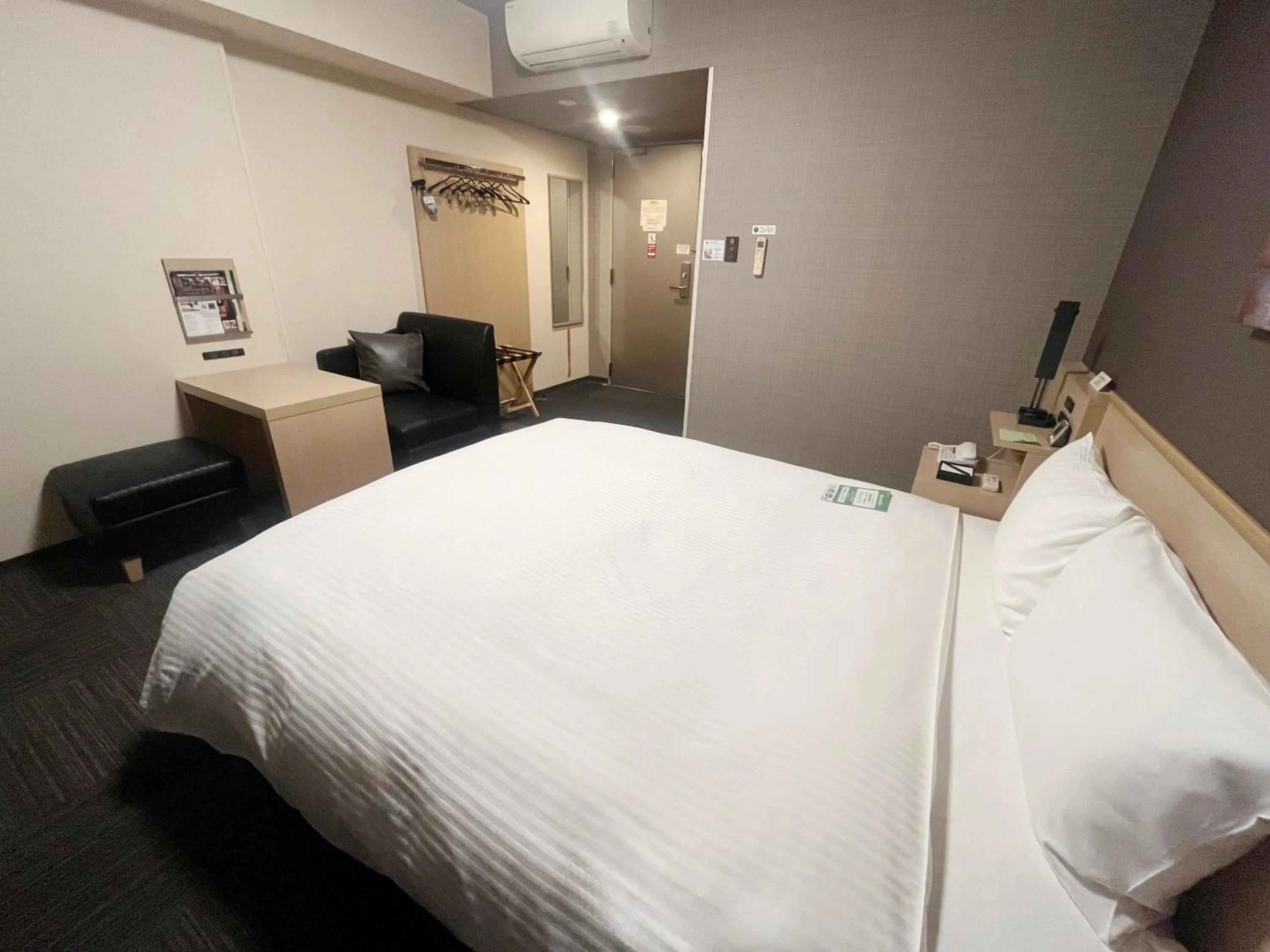 Photo of the whole room, Bed in ​Hotel Route-Inn Ube​