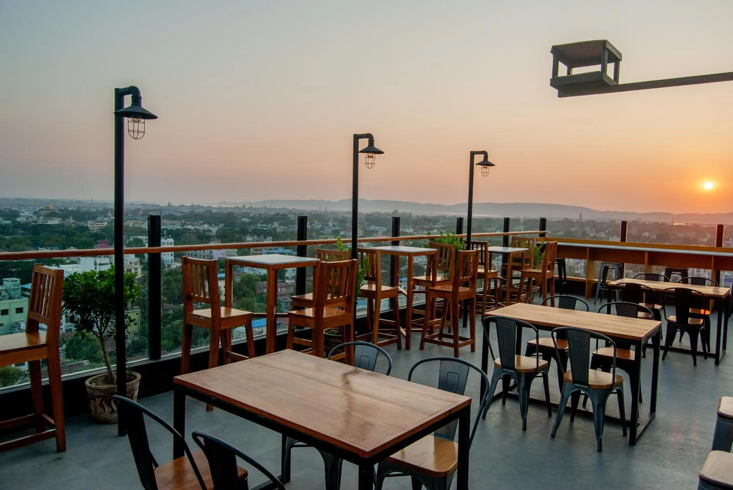 Restaurant/places to eat in The Hotel Nova