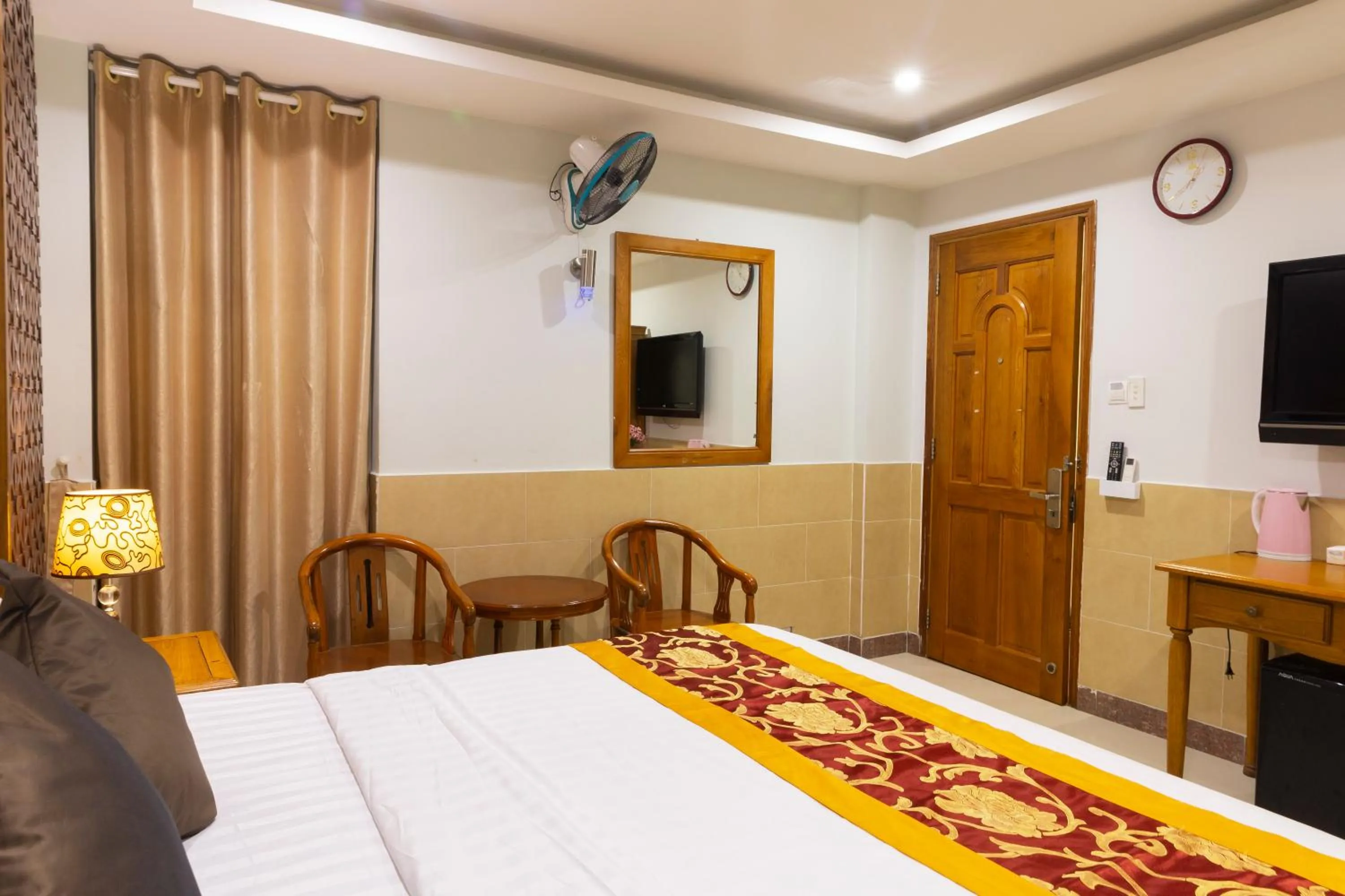 Bed in Hoang Anh Star Boutique Hotel