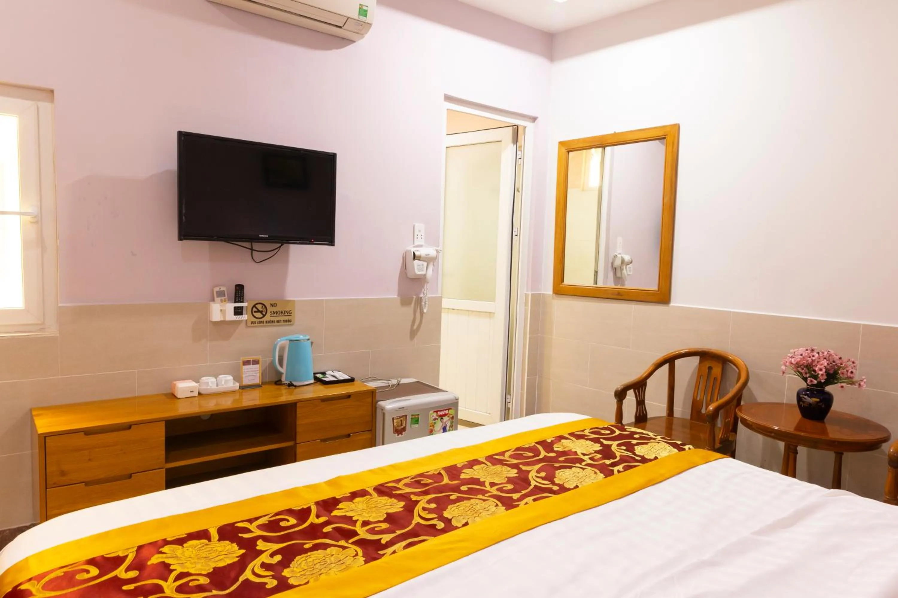 Bed in Hoang Anh Star Boutique Hotel