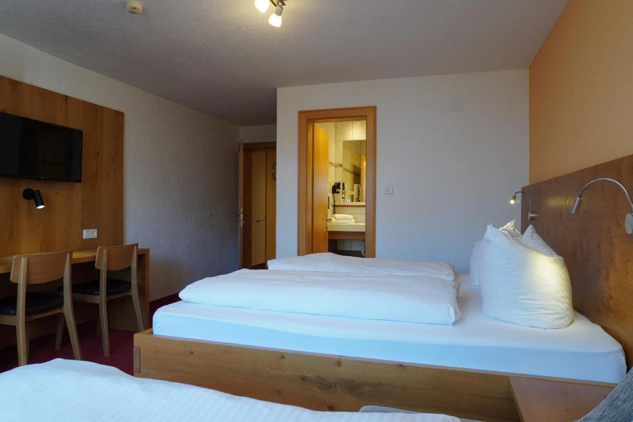 Bedroom, Bed in Pension Edelweiss