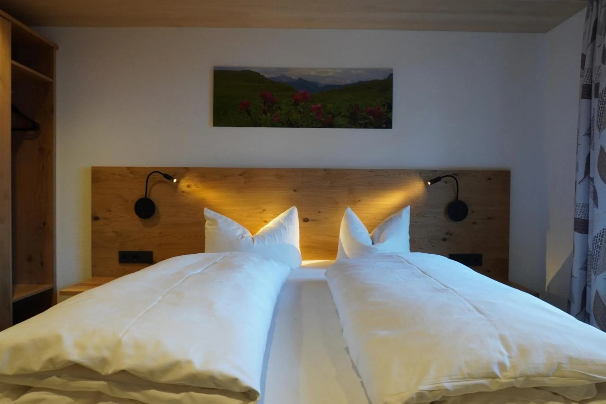 Bedroom, Bed in Pension Edelweiss