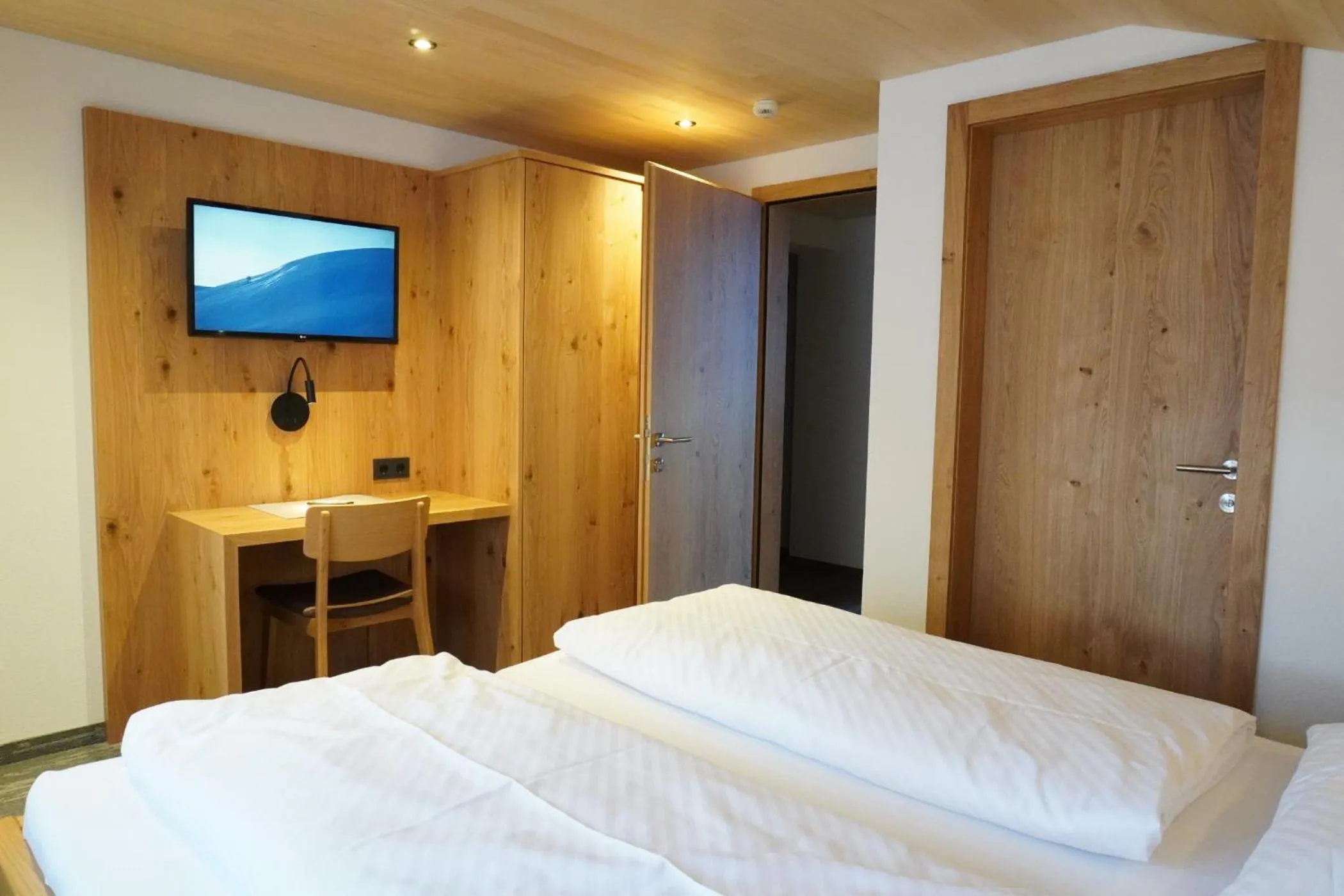 Bedroom, Bed in Pension Edelweiss