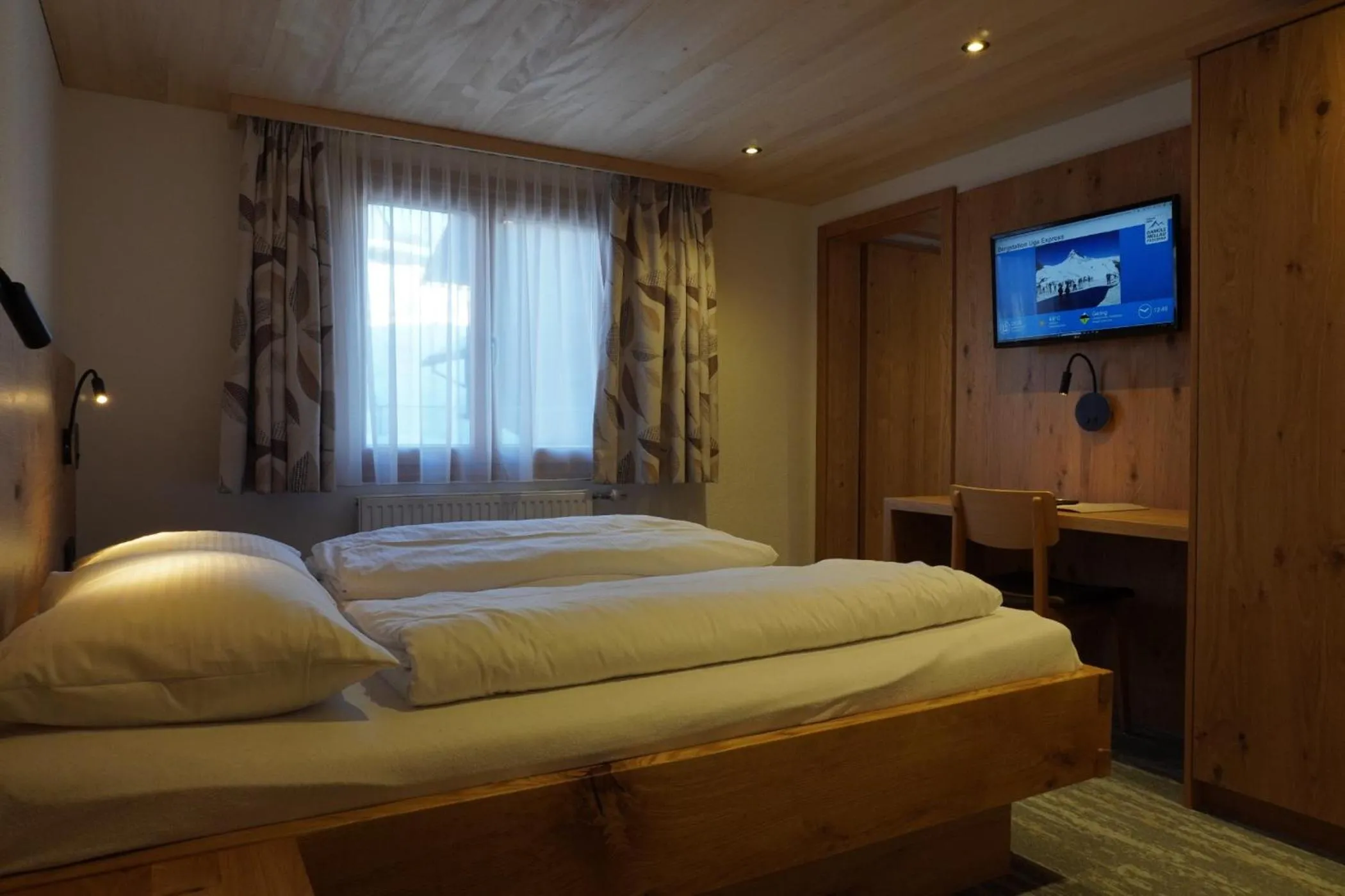 Bedroom, Bed in Pension Edelweiss