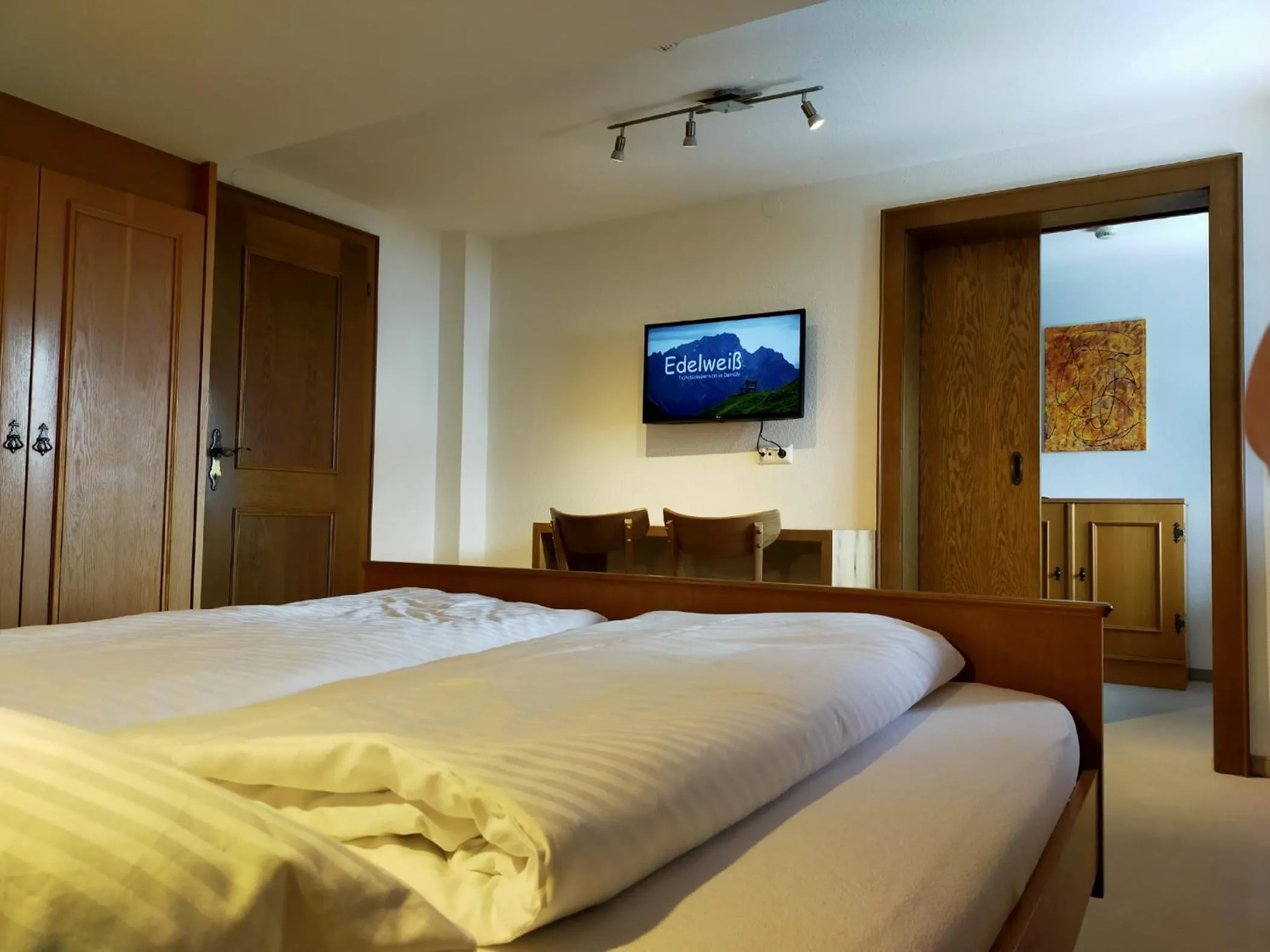 Bedroom, Bed in Pension Edelweiss