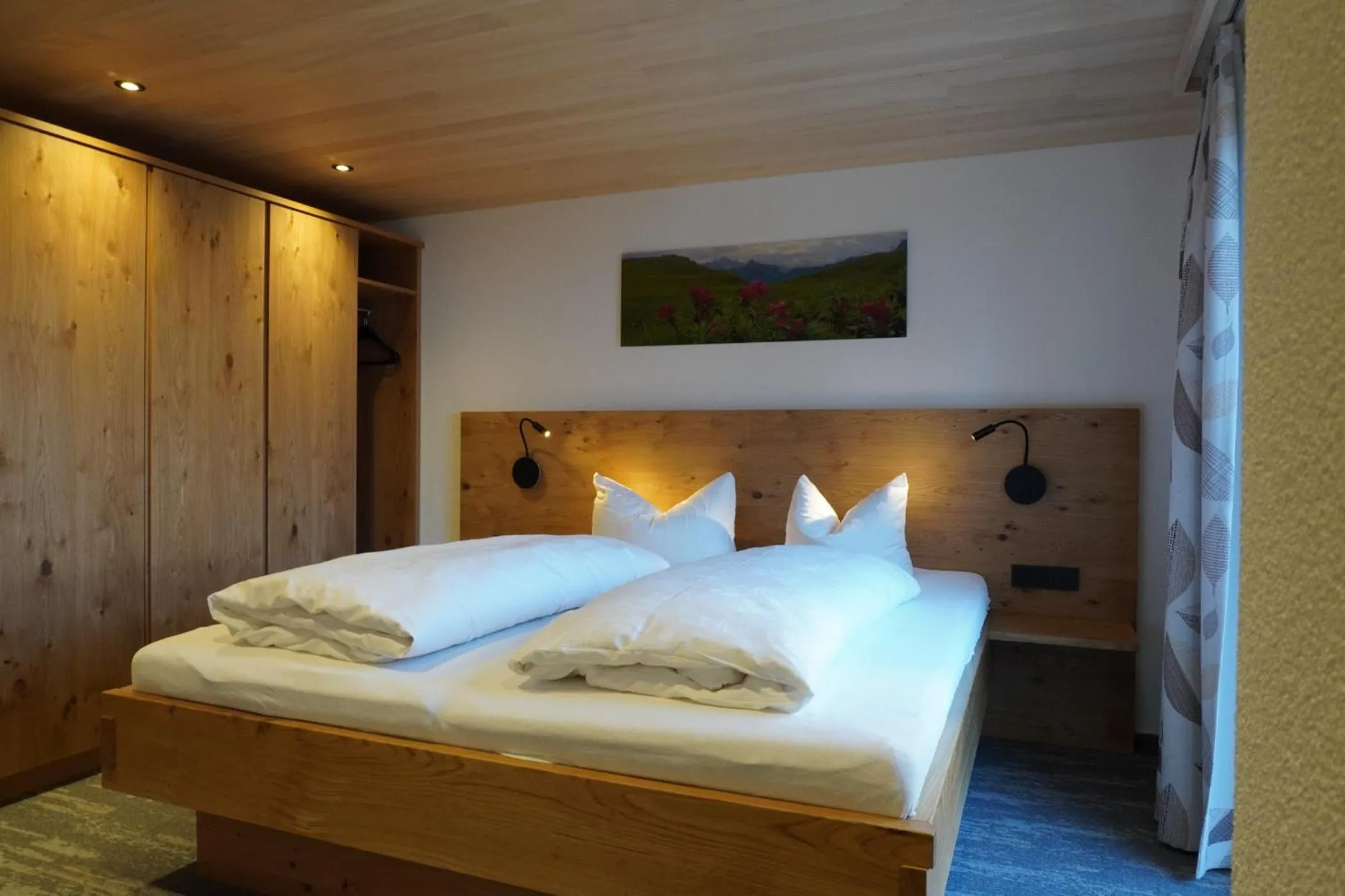 Bedroom, Bed in Pension Edelweiss