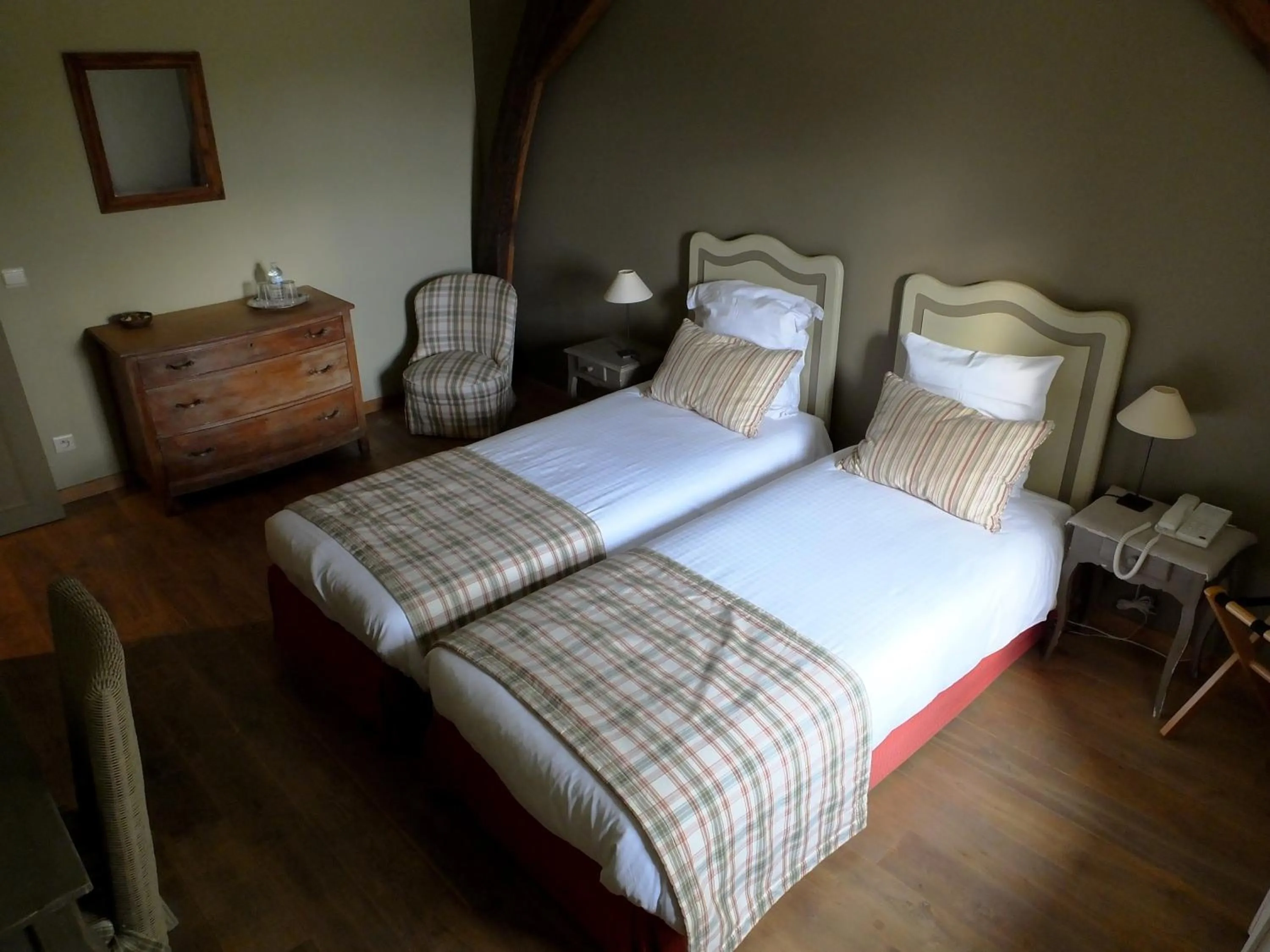 Bedroom, Bed in Hostellerie au Coeur du Spinois