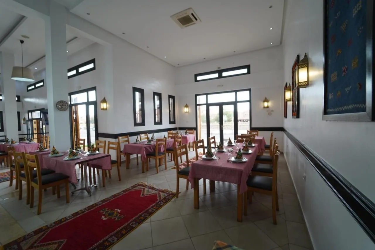 Restaurant/places to eat in Rose Valley Hotel