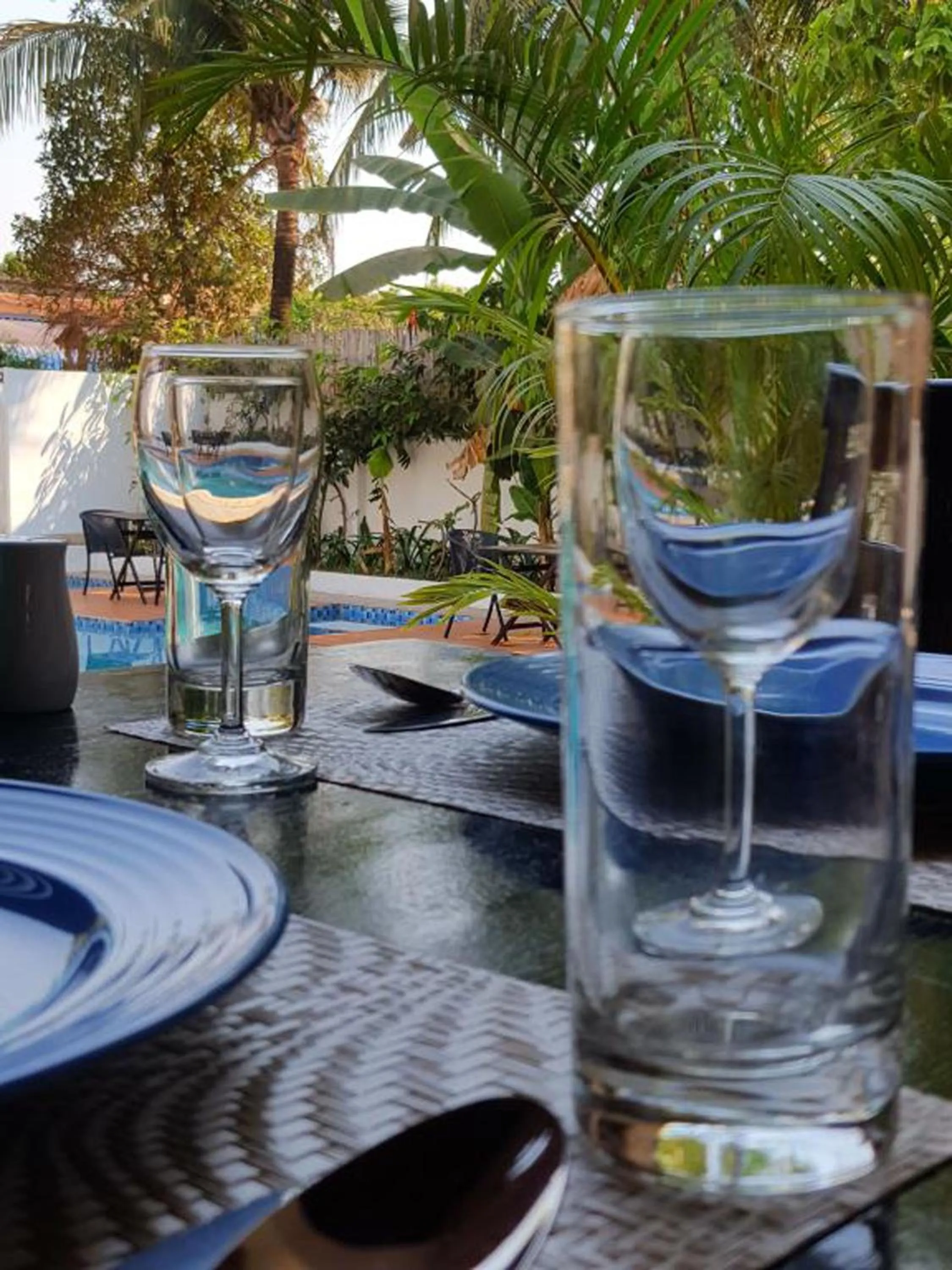 Restaurant/places to eat in Peak Elite Boutique