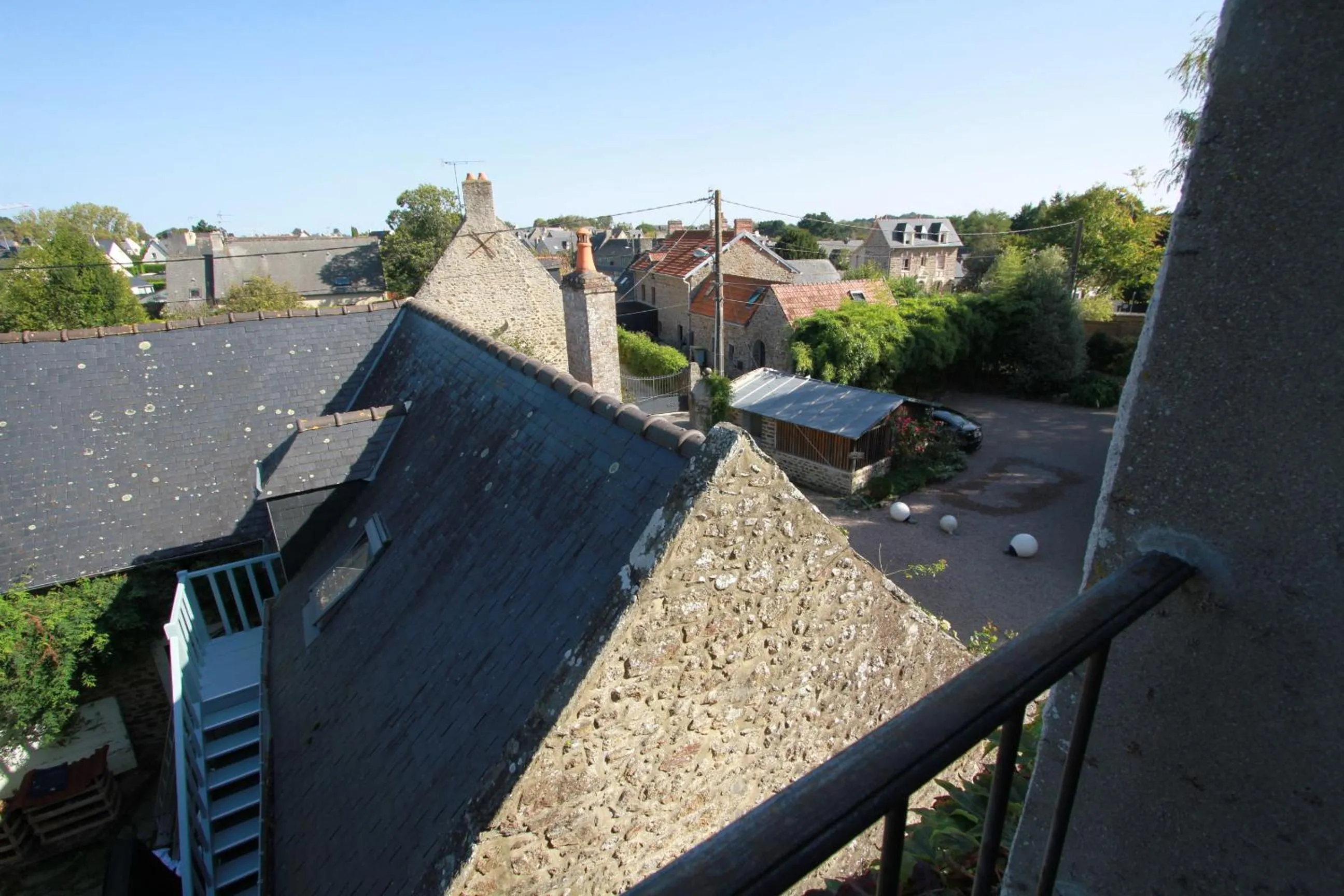 Garden view in La Haute Flourie - bed and breakfast -chambres d'hôtes