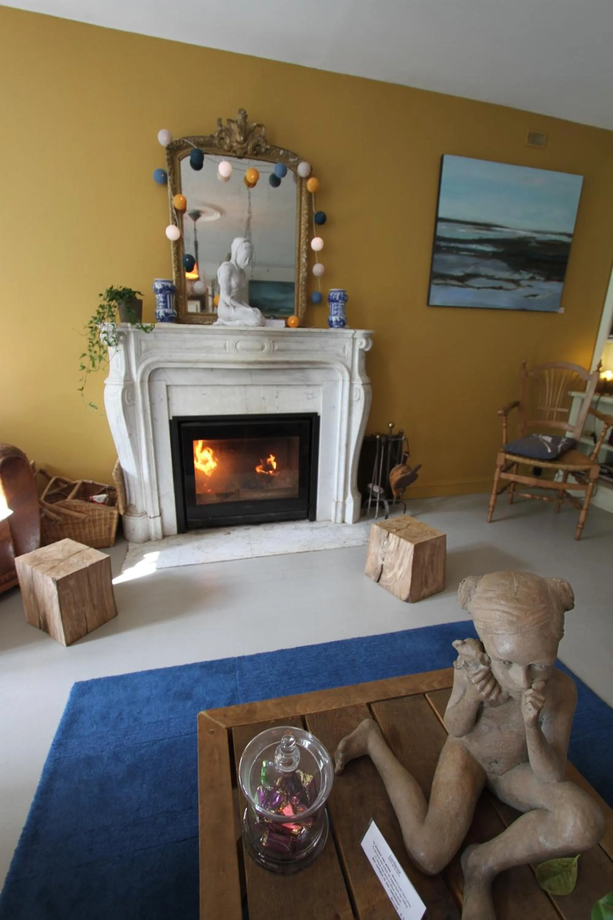 Communal lounge/ TV room in La Haute Flourie - bed and breakfast -chambres d'hôtes