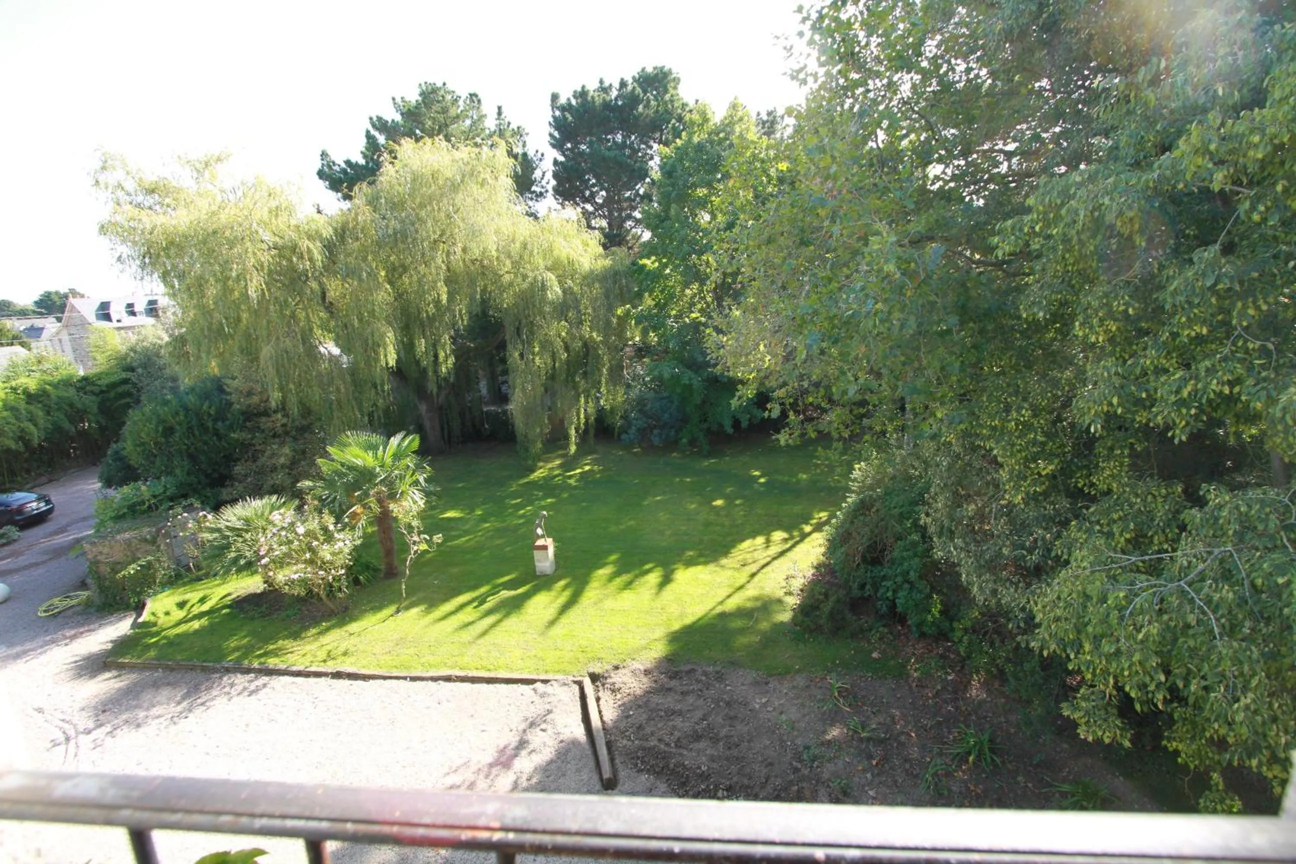 Garden view in La Haute Flourie - bed and breakfast -chambres d'hôtes