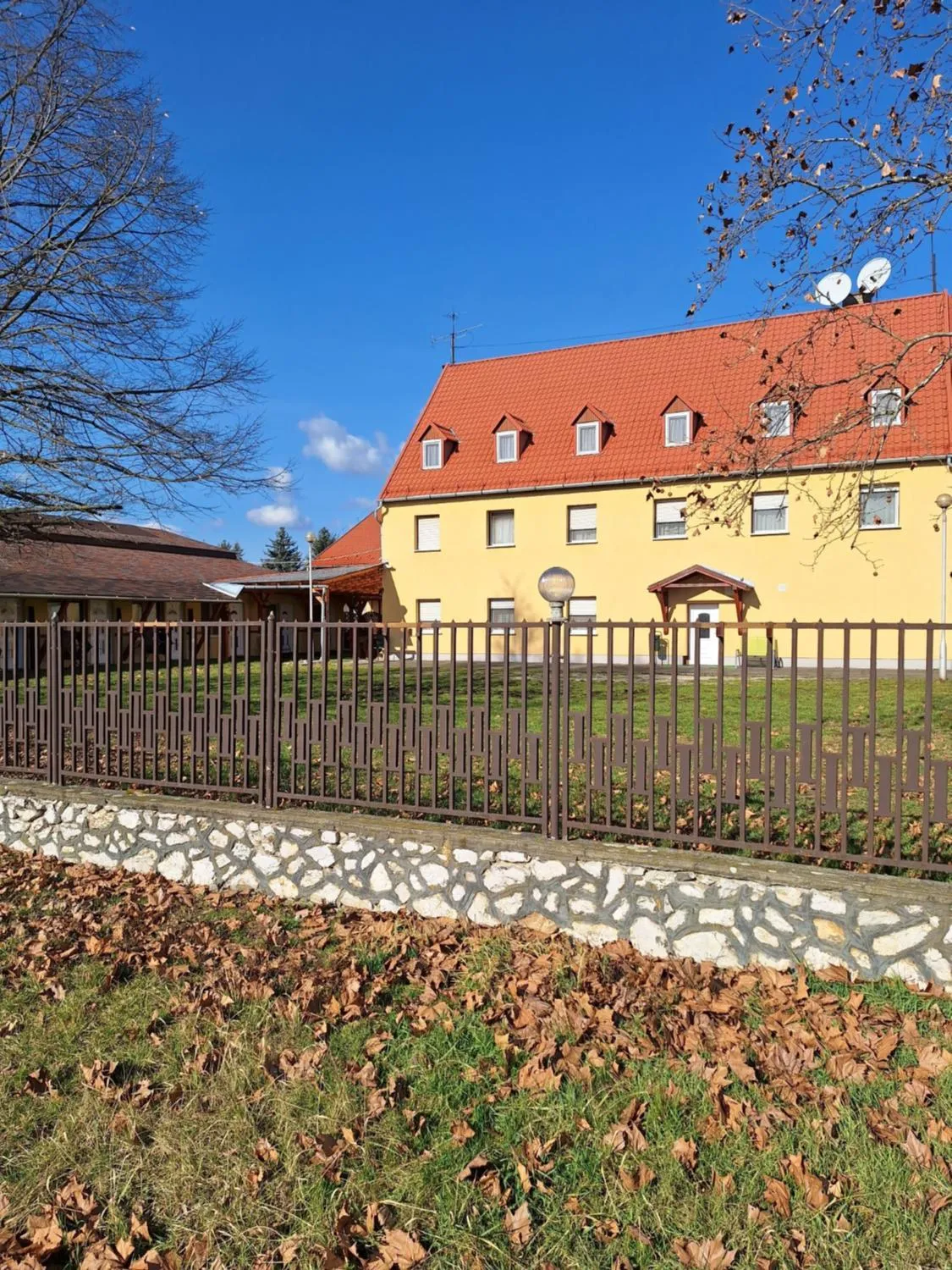 Property building in Fenyő Panzió