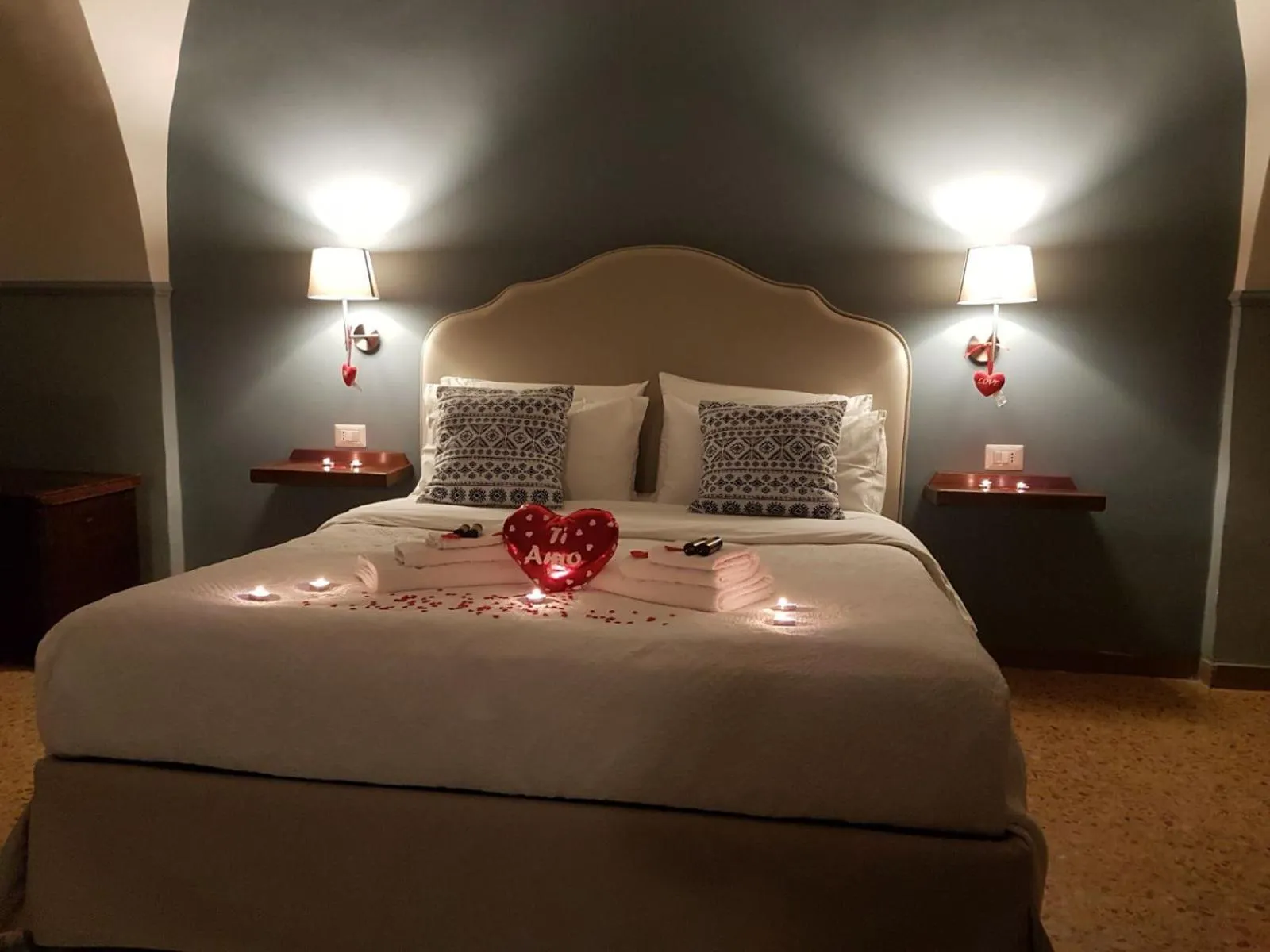 Bed in Aragonese Luxury Rooms