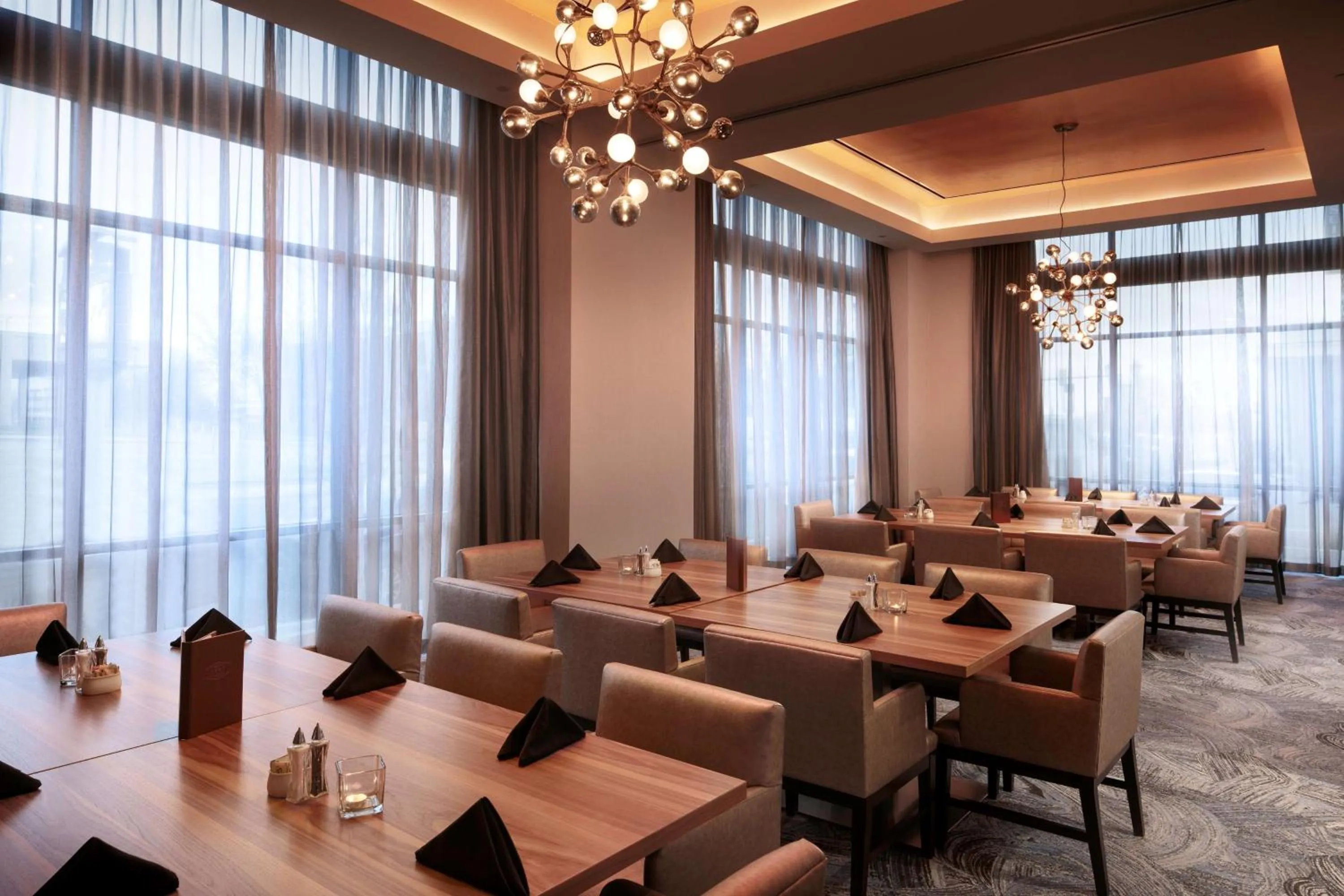 Restaurant/places to eat in Embassy Suites Amarillo Downtown