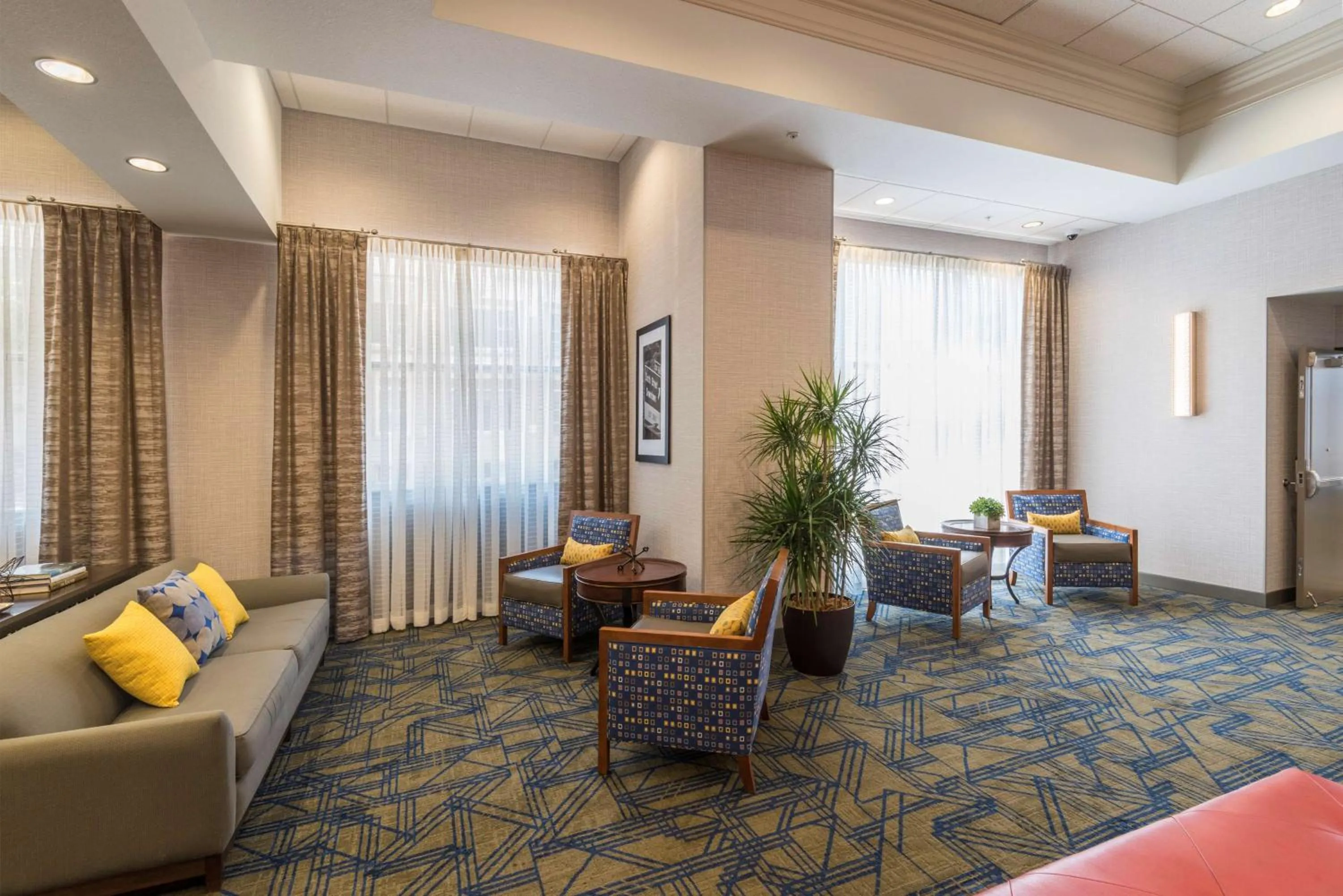 Lobby or reception in Hampton Inn & Suites Tulsa Downtown, Ok