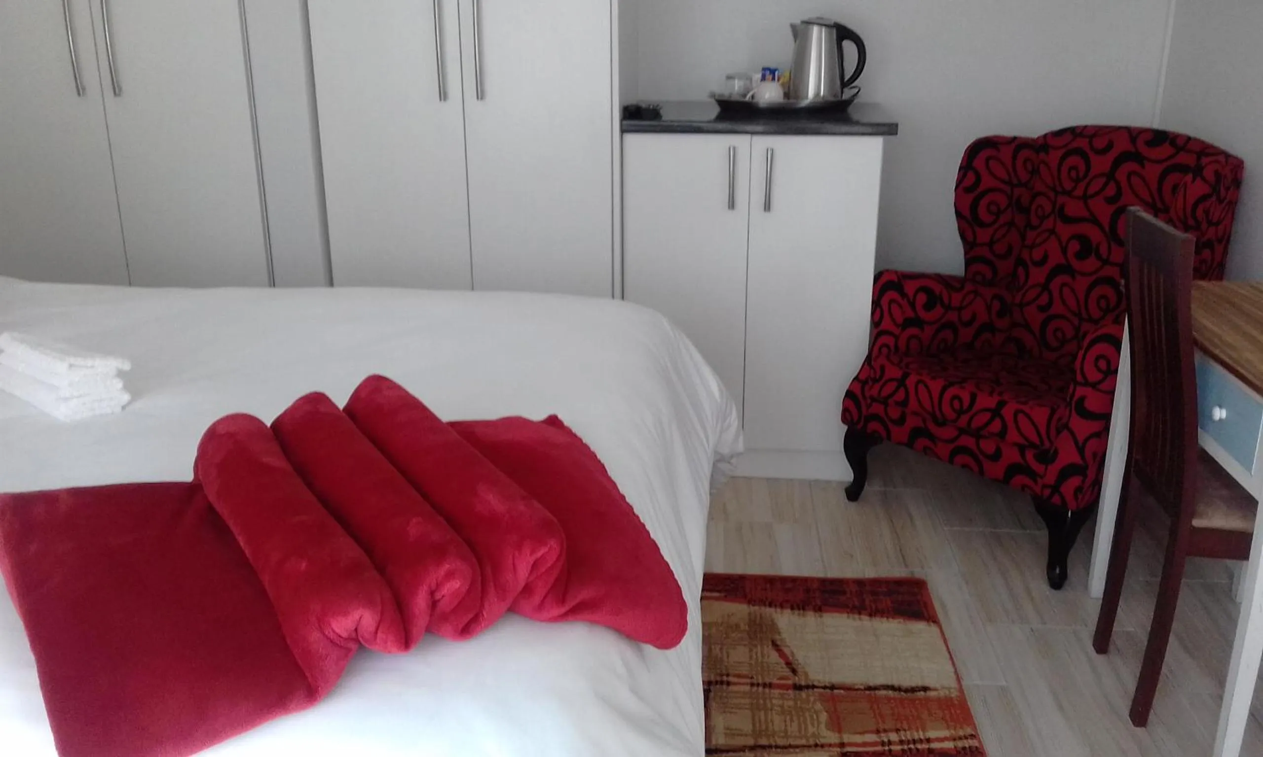 Street view, Bed in Lucolo Palace B&B - Mthatha