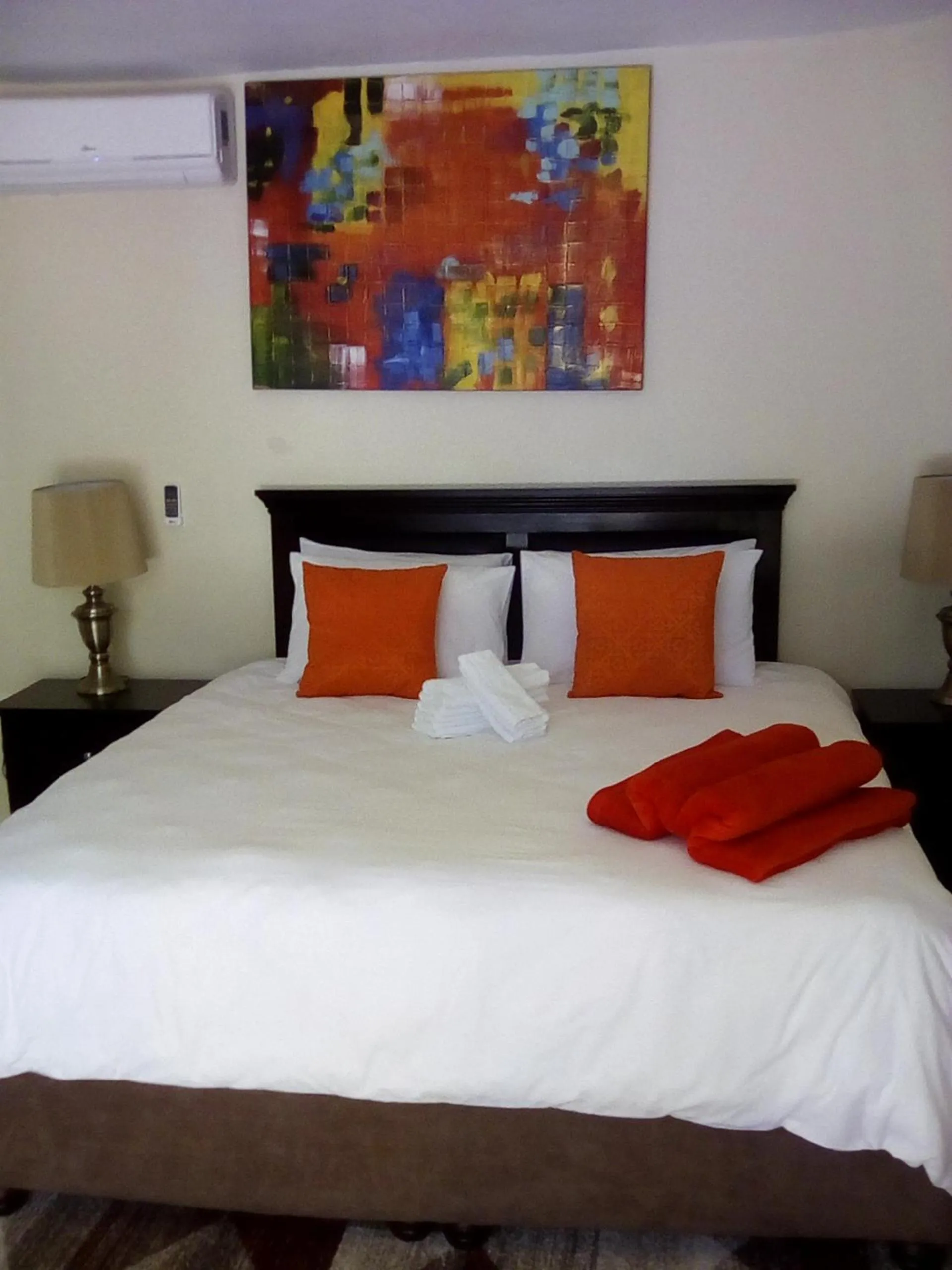 Street view, Bed in Lucolo Palace B&B - Mthatha