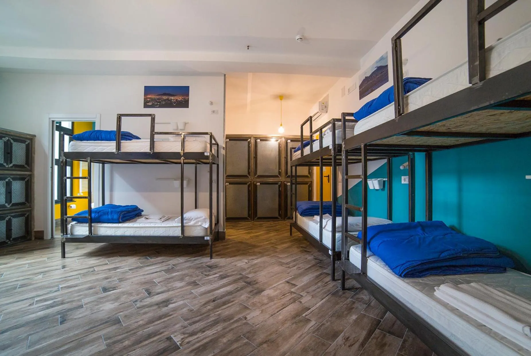 Photo of the whole room, Bed in Ostello Bello Napoli