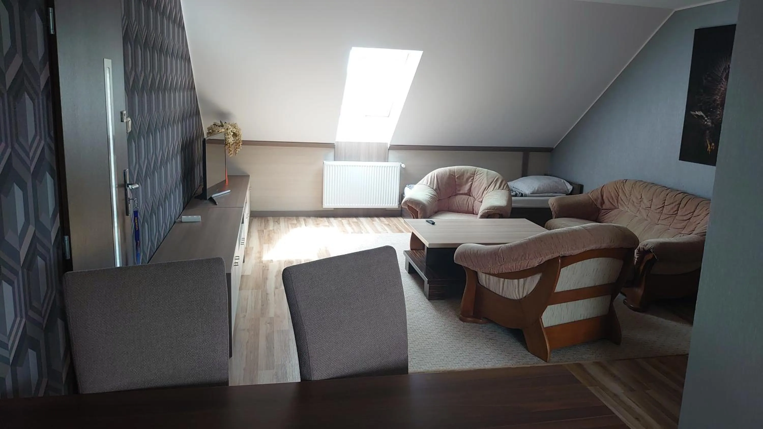 Photo of the whole room, Bed in FitnessFun