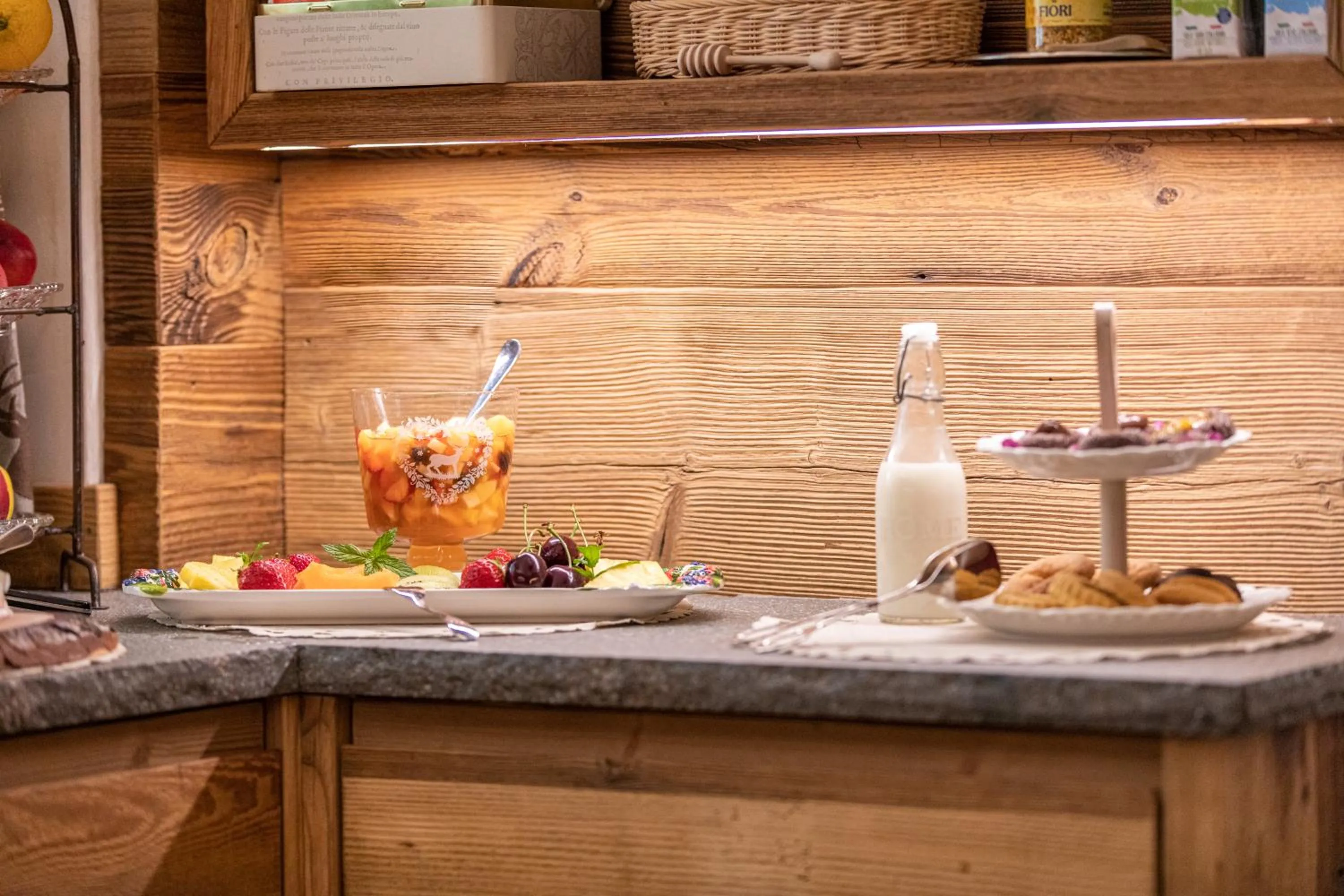 Food and drinks in Garni Maso San Michele