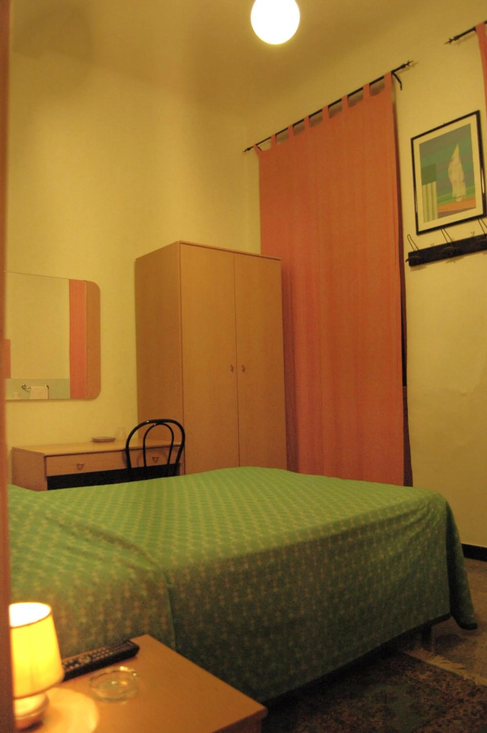 Photo of the whole room, Bed in Hotel Major