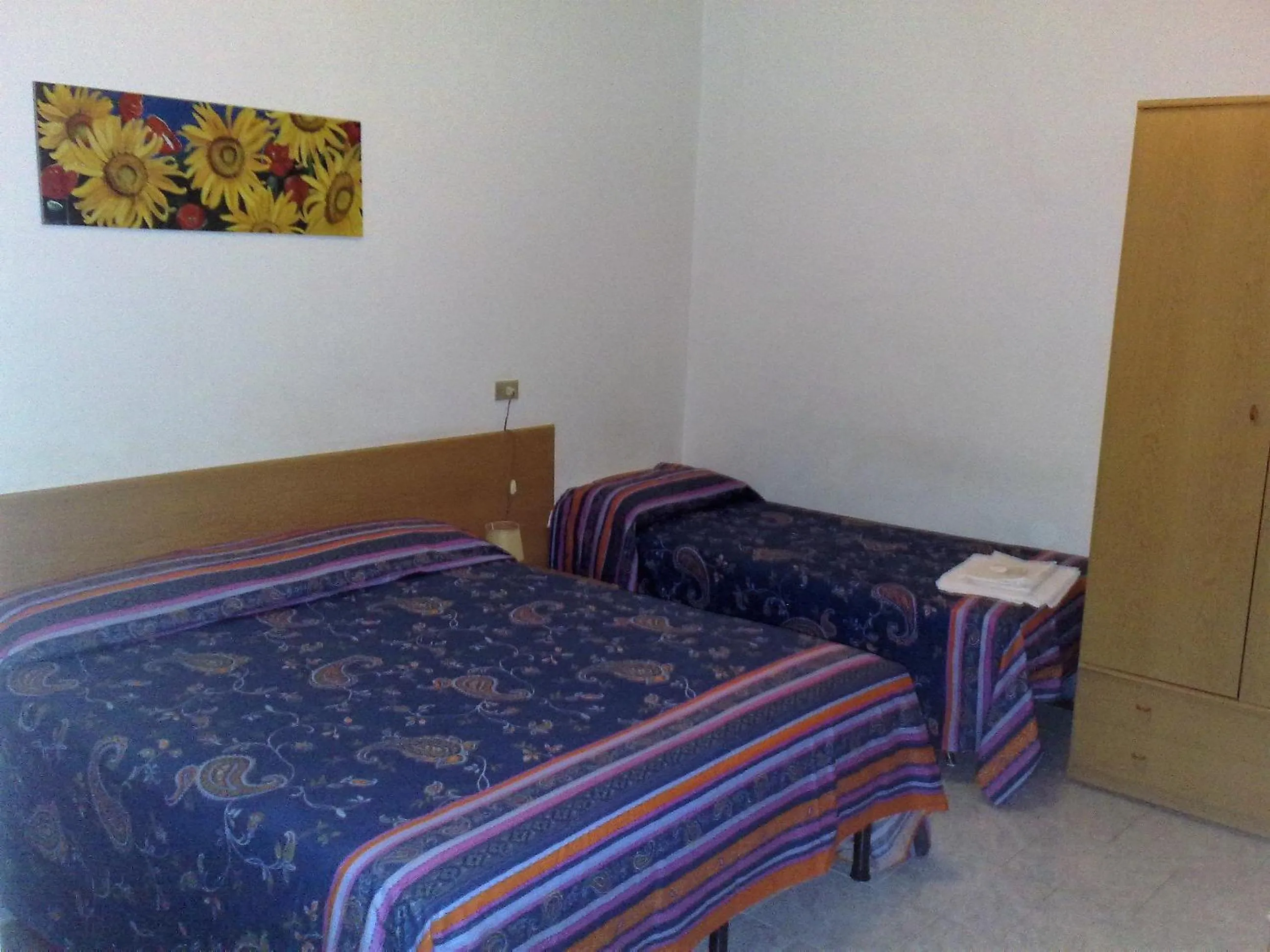 Photo of the whole room, Bed in Hotel Major