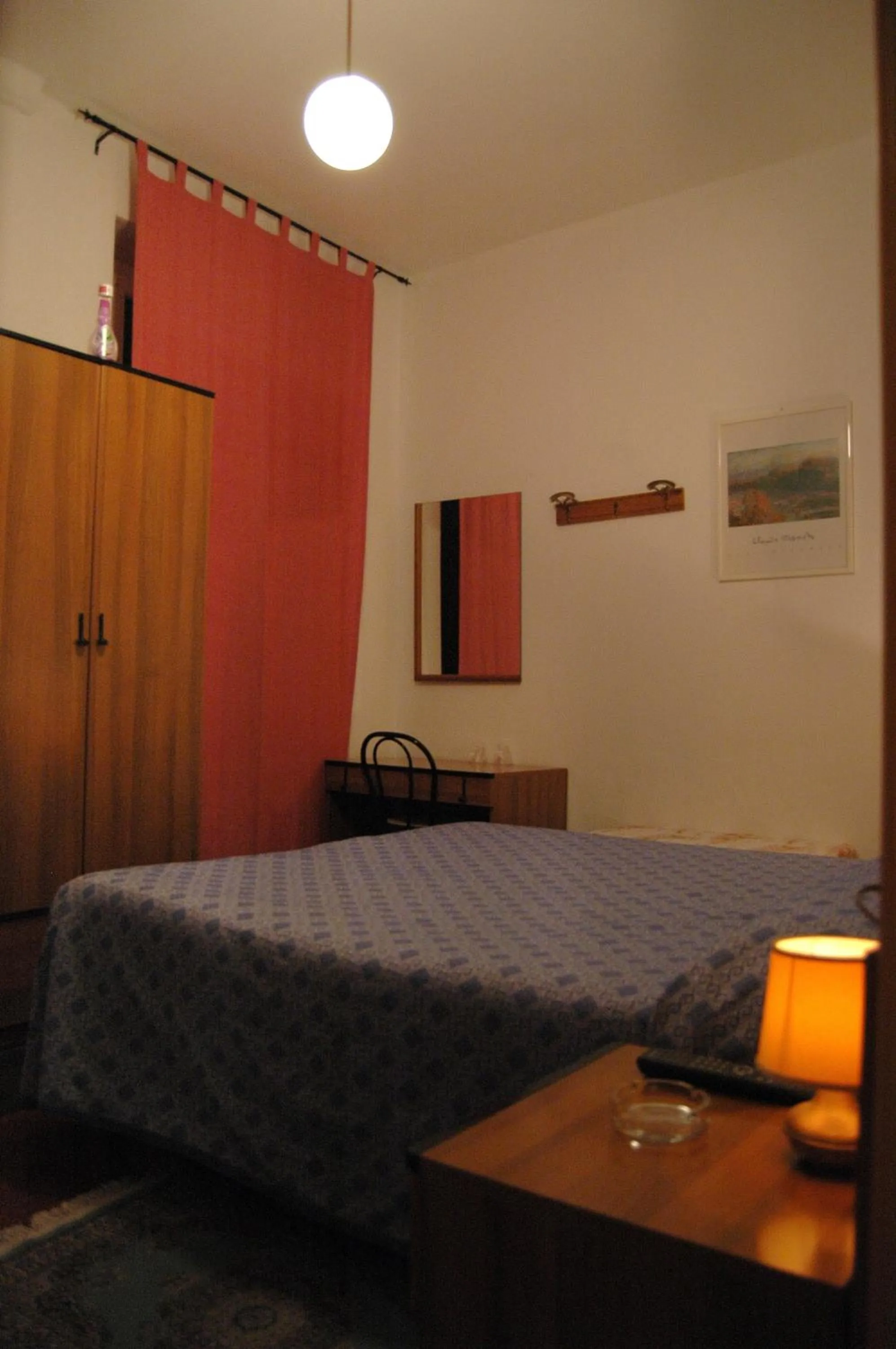 Photo of the whole room, Bed in Hotel Major