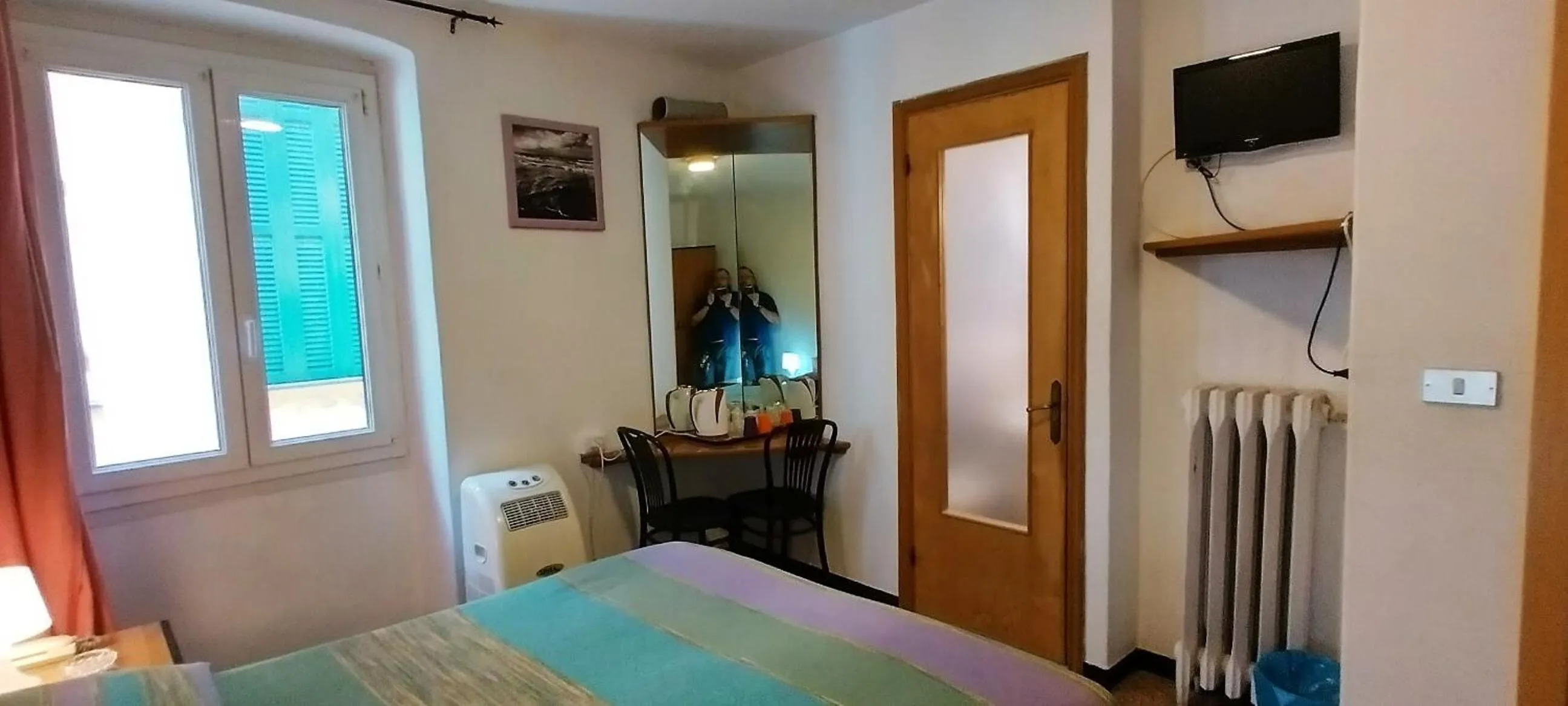 Photo of the whole room, Bed in Hotel Major